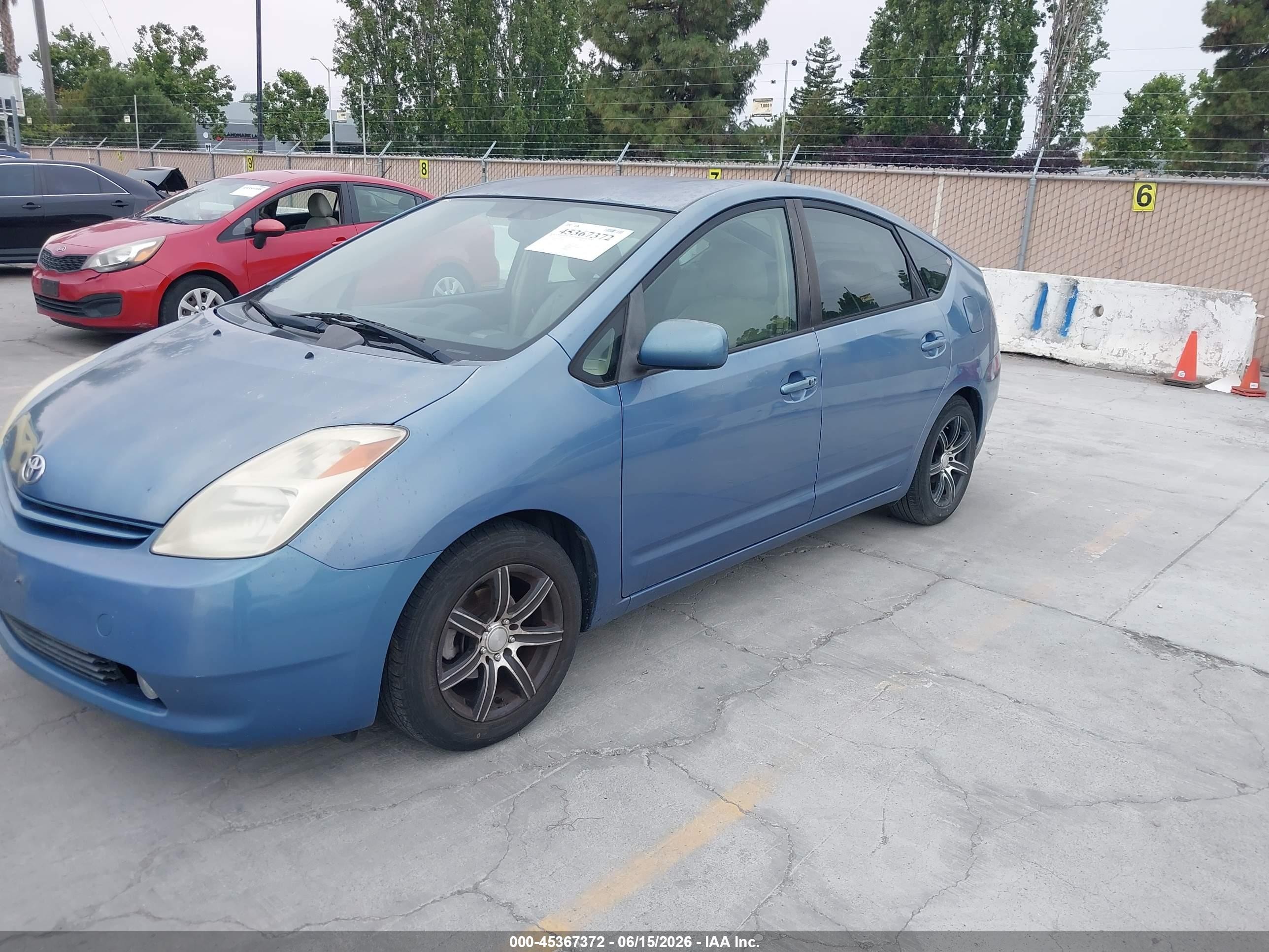 2005 Toyota Prius   Blue vin: JTDKB20UX57024029