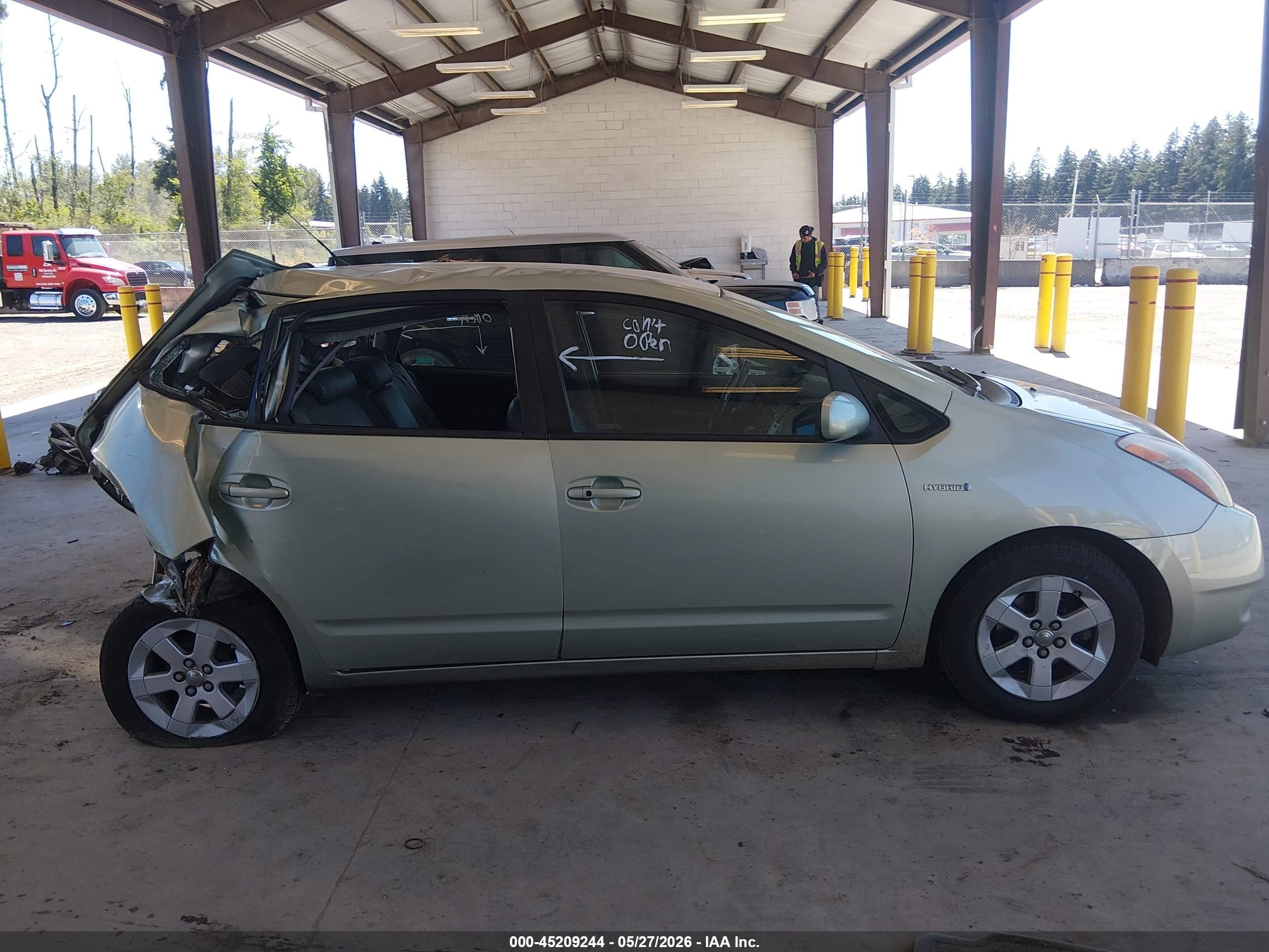 2006 Toyota Prius   Green vin: JTDKB20UX63186400
