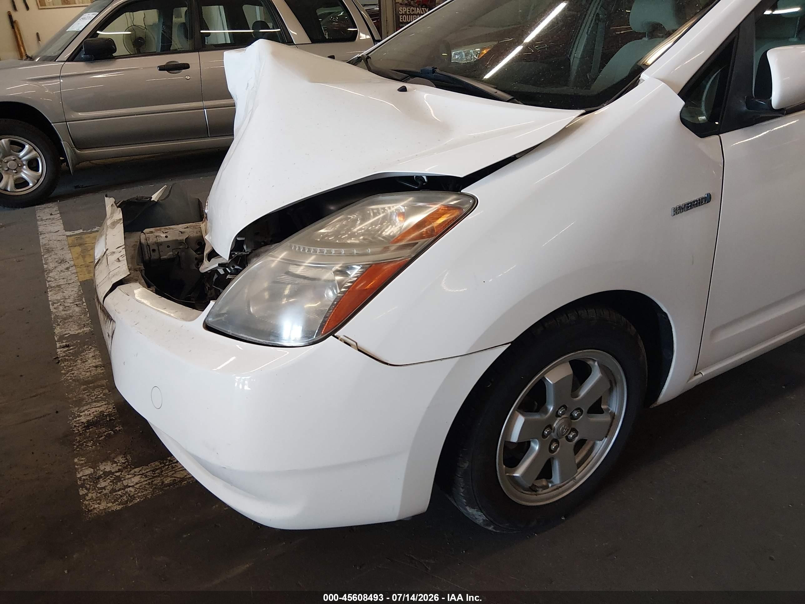 2006 Toyota Prius   White vin: JTDKB20UX63193850