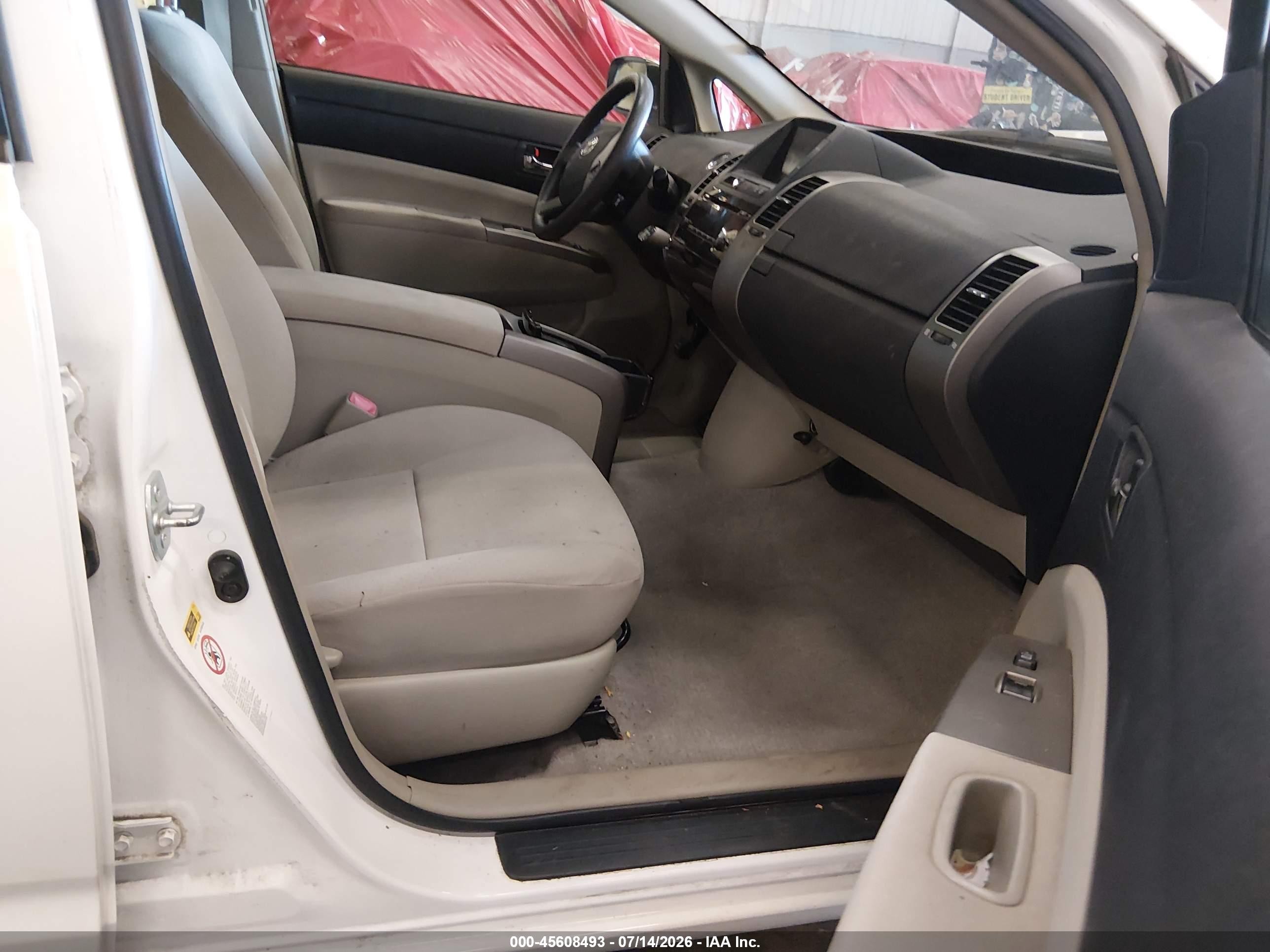 2006 Toyota Prius   White vin: JTDKB20UX63193850