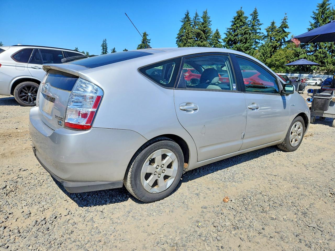 2006 Toyota Prius Base Серебряный vin: JTDKB20UX67060076
