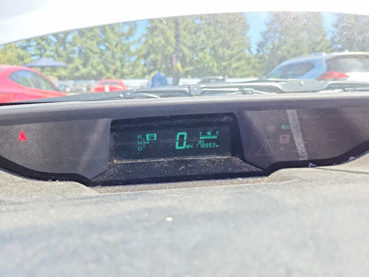2006 Toyota Prius Base Серебряный vin: JTDKB20UX67060076