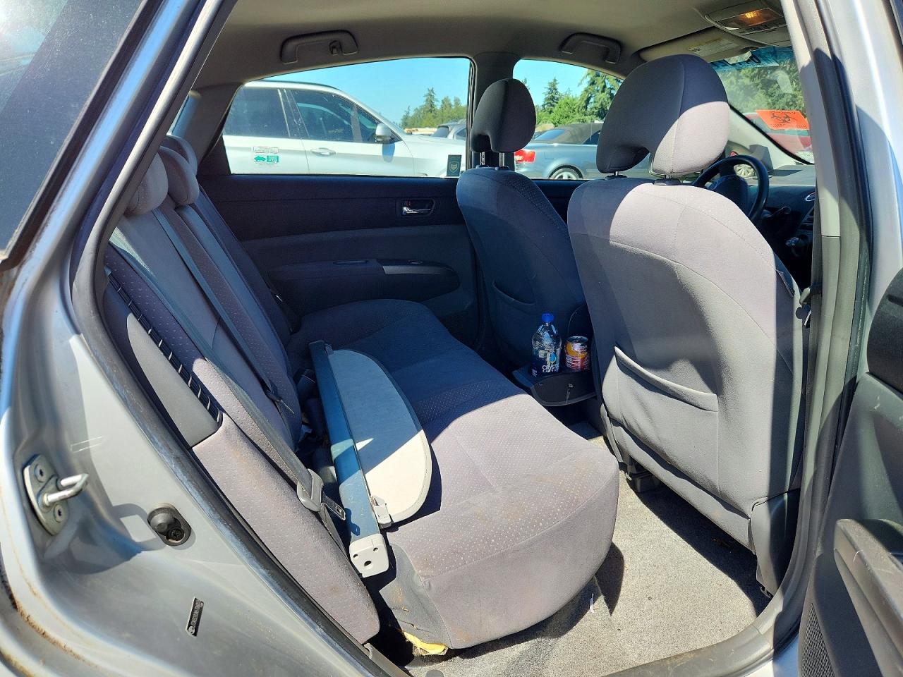 2006 Toyota Prius Base Серебряный vin: JTDKB20UX67060076