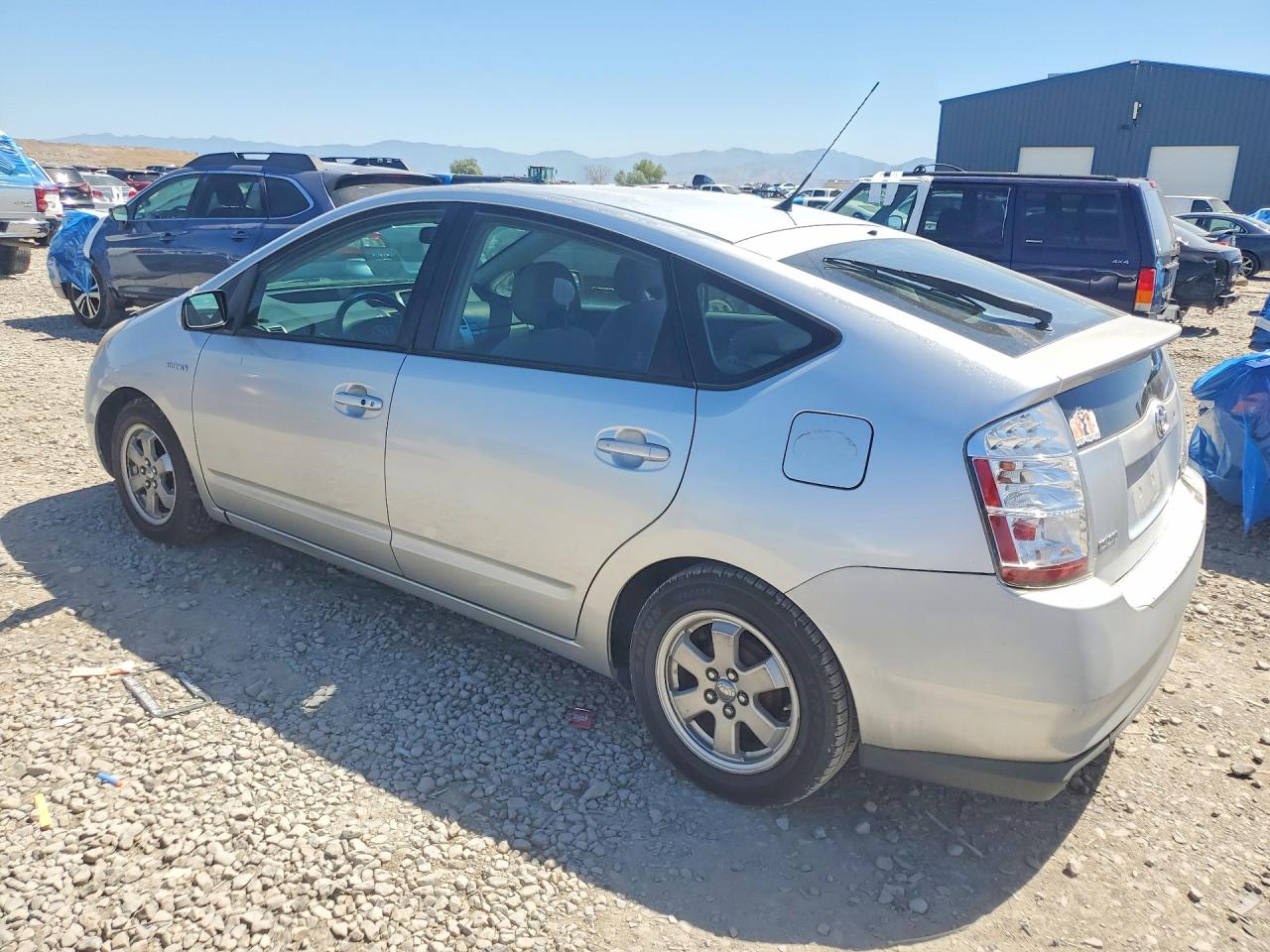 2006 Toyota Prius Base Silver vin: JTDKB20UX67082661