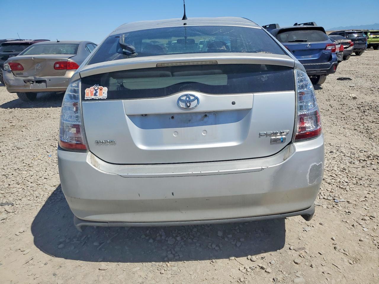 2006 Toyota Prius Base Silver vin: JTDKB20UX67082661