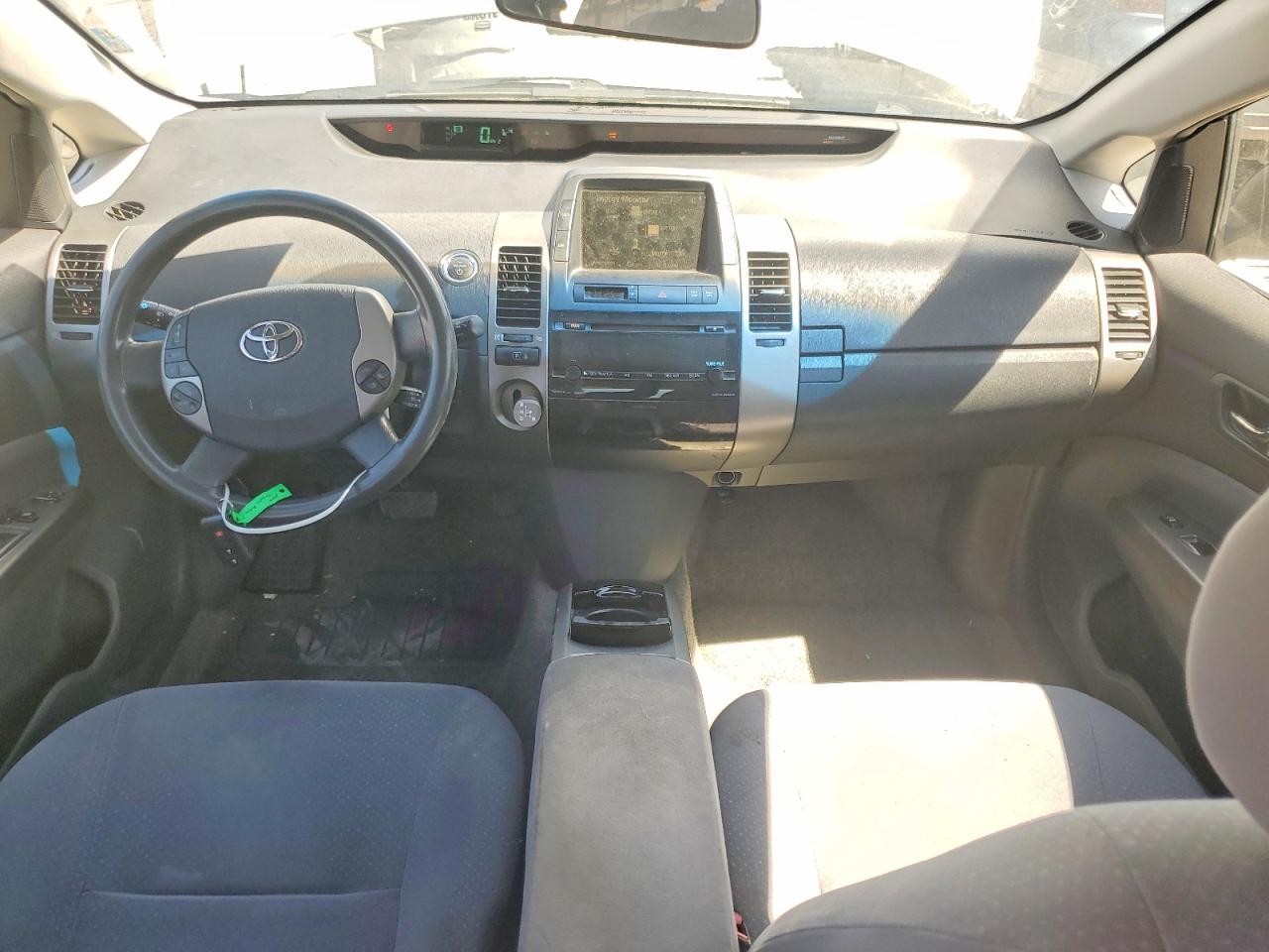 2006 Toyota Prius Base Silver vin: JTDKB20UX67082661