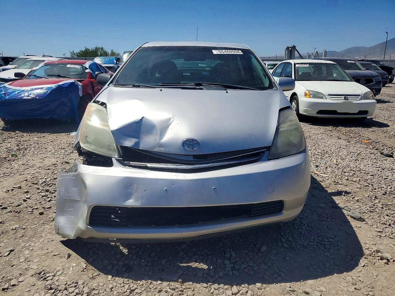 2006 Toyota Prius Base Silver vin: JTDKB20UX67082661