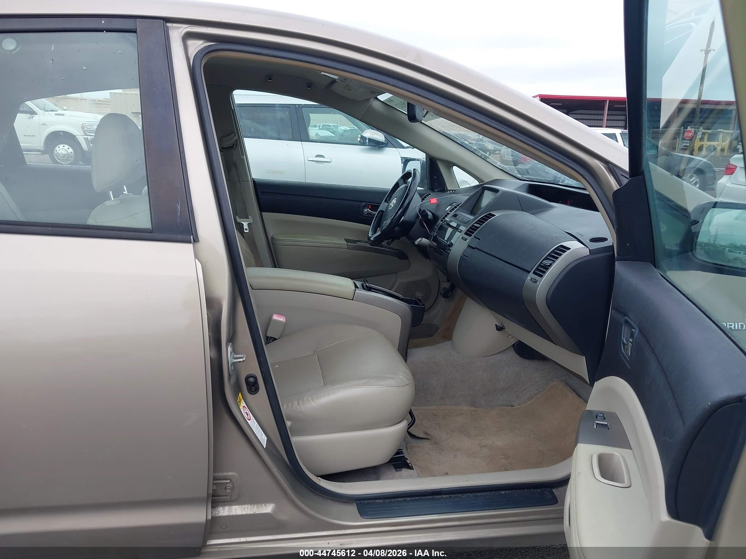 2006 Toyota Prius   Gold vin: JTDKB20UX67507165