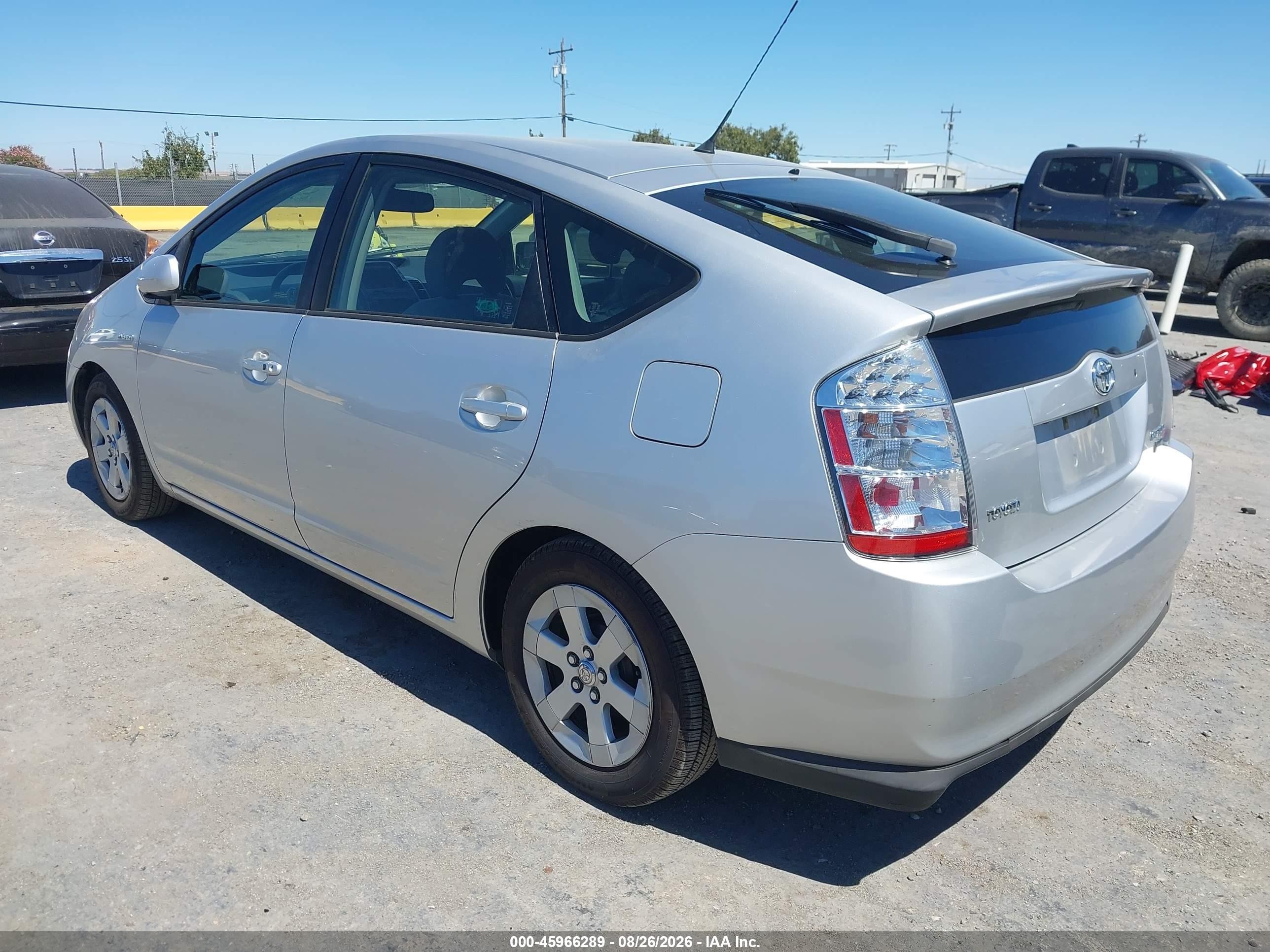 2006 Toyota Prius   Silver vin: JTDKB20UX67517680