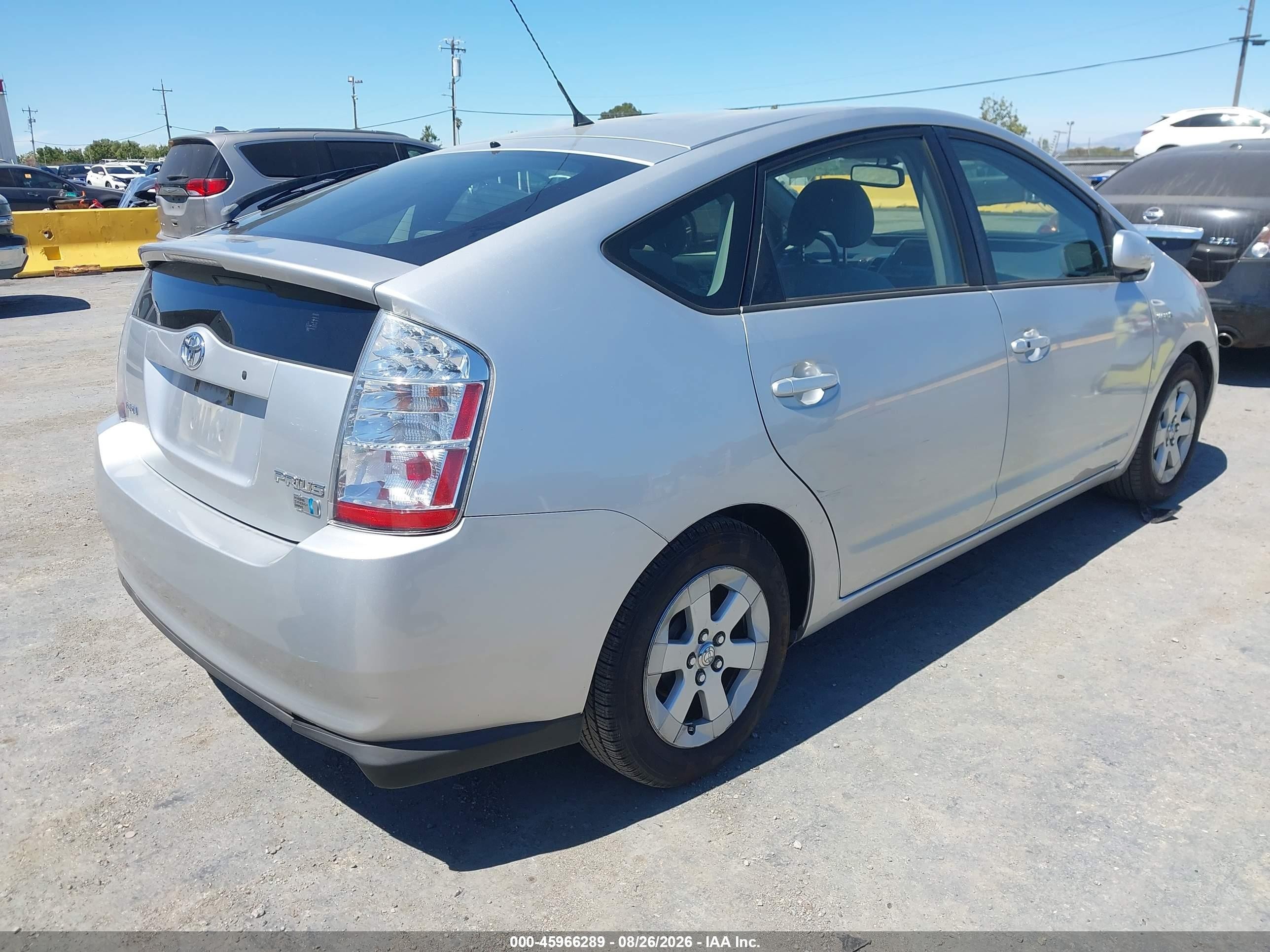 2006 Toyota Prius   Silver vin: JTDKB20UX67517680
