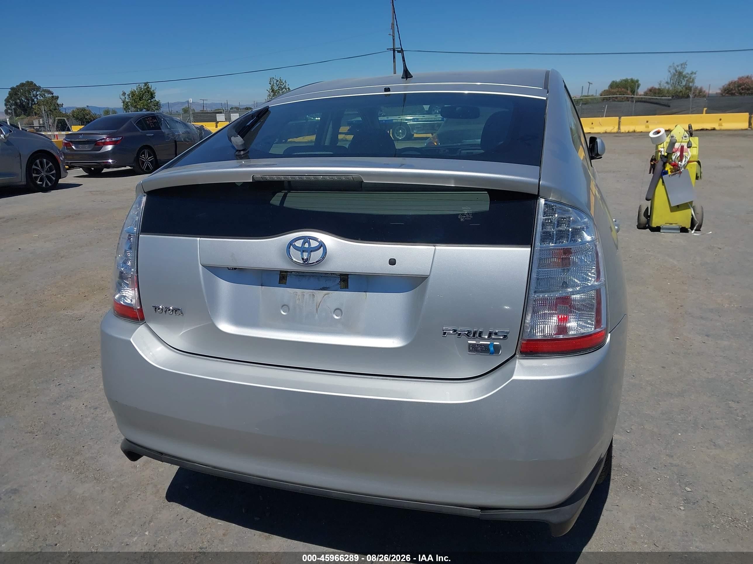 2006 Toyota Prius   Silver vin: JTDKB20UX67517680