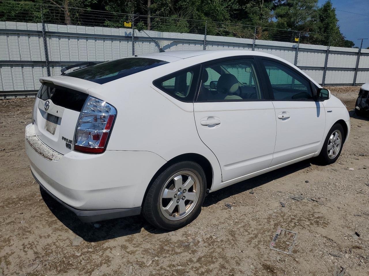 2006 Toyota Prius Base Белый vin: JTDKB20UX67529540