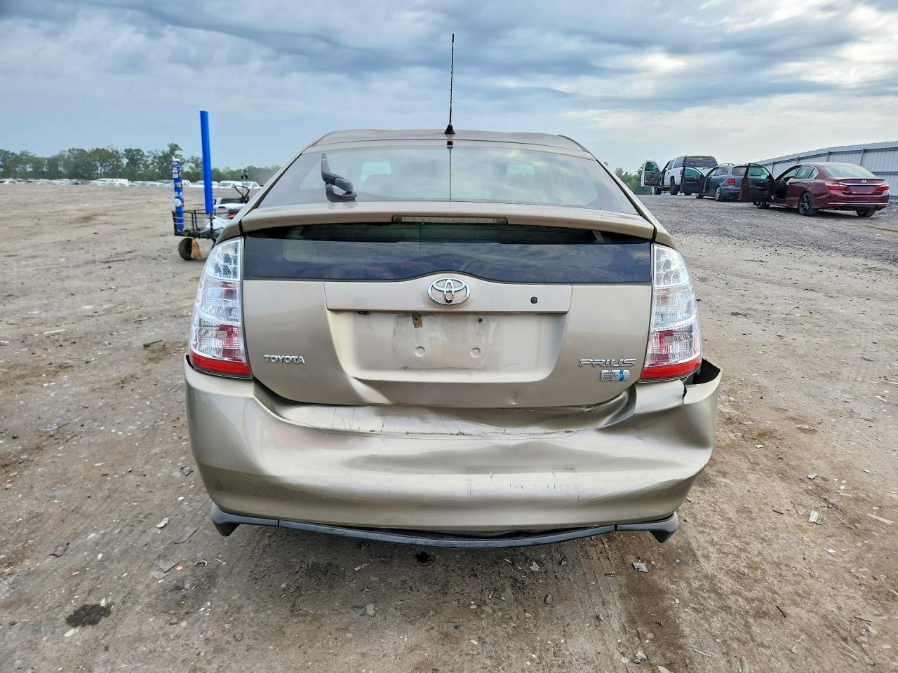2006 Toyota Prius Base Beige vin: JTDKB20UX67540246