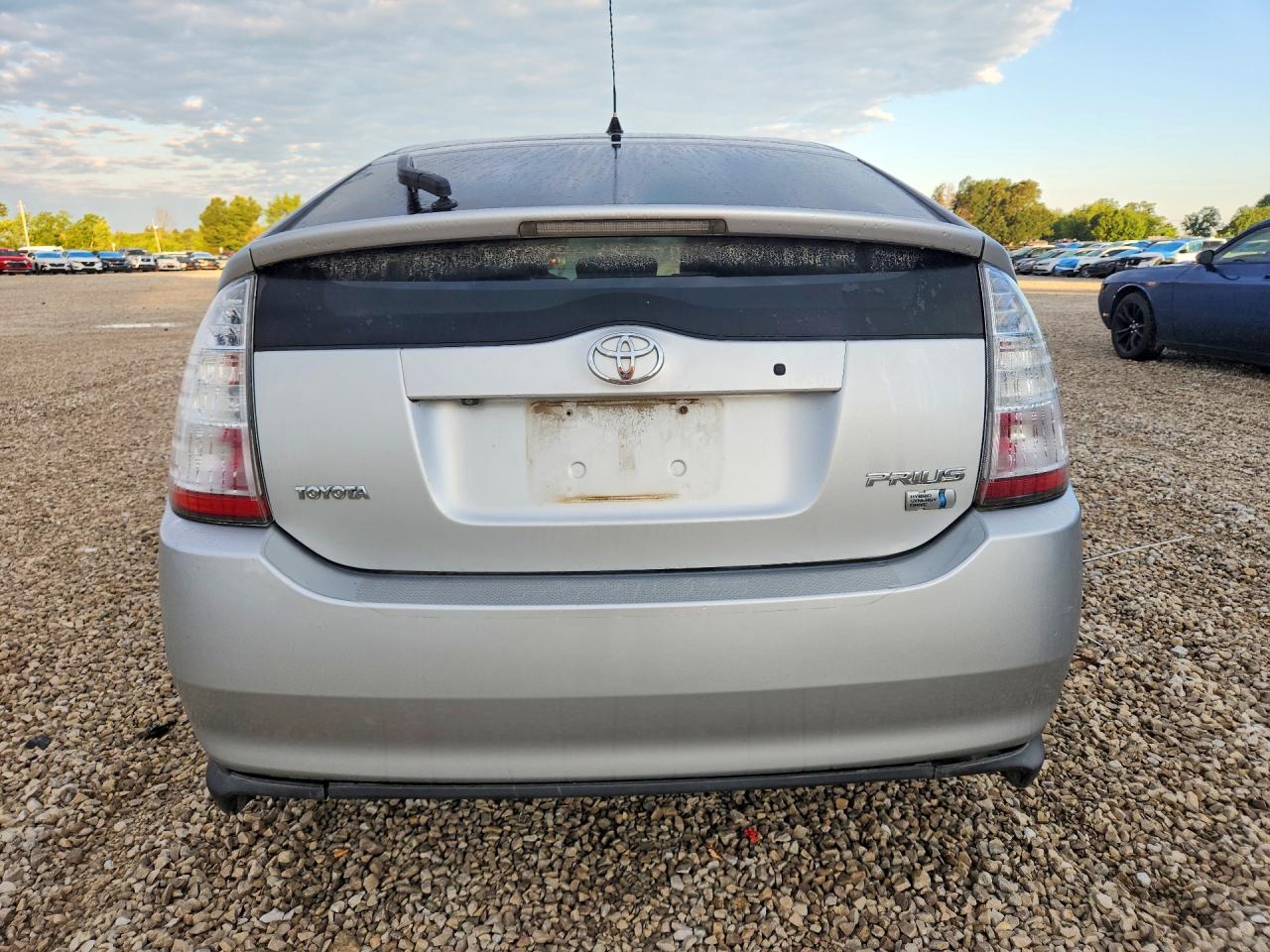 2007 Toyota Prius Base Silver vin: JTDKB20UX77090342
