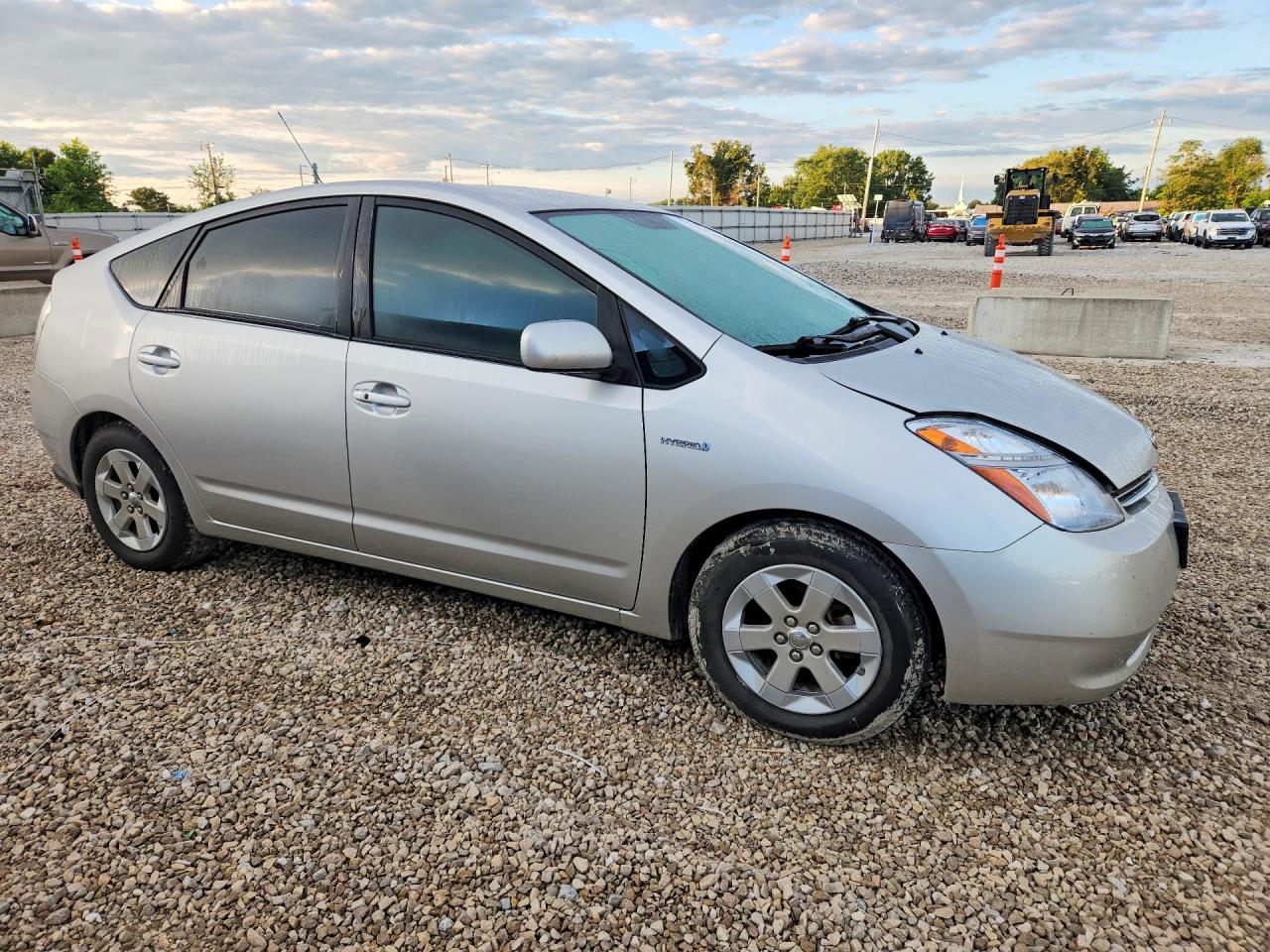 2007 Toyota Prius Base Silver vin: JTDKB20UX77090342