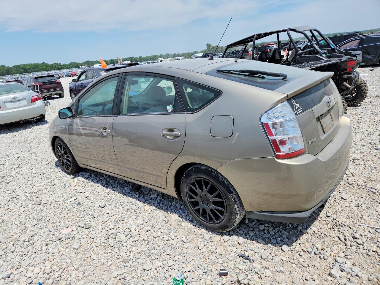 2007 Toyota Prius Base Tan vin: JTDKB20UX77571823