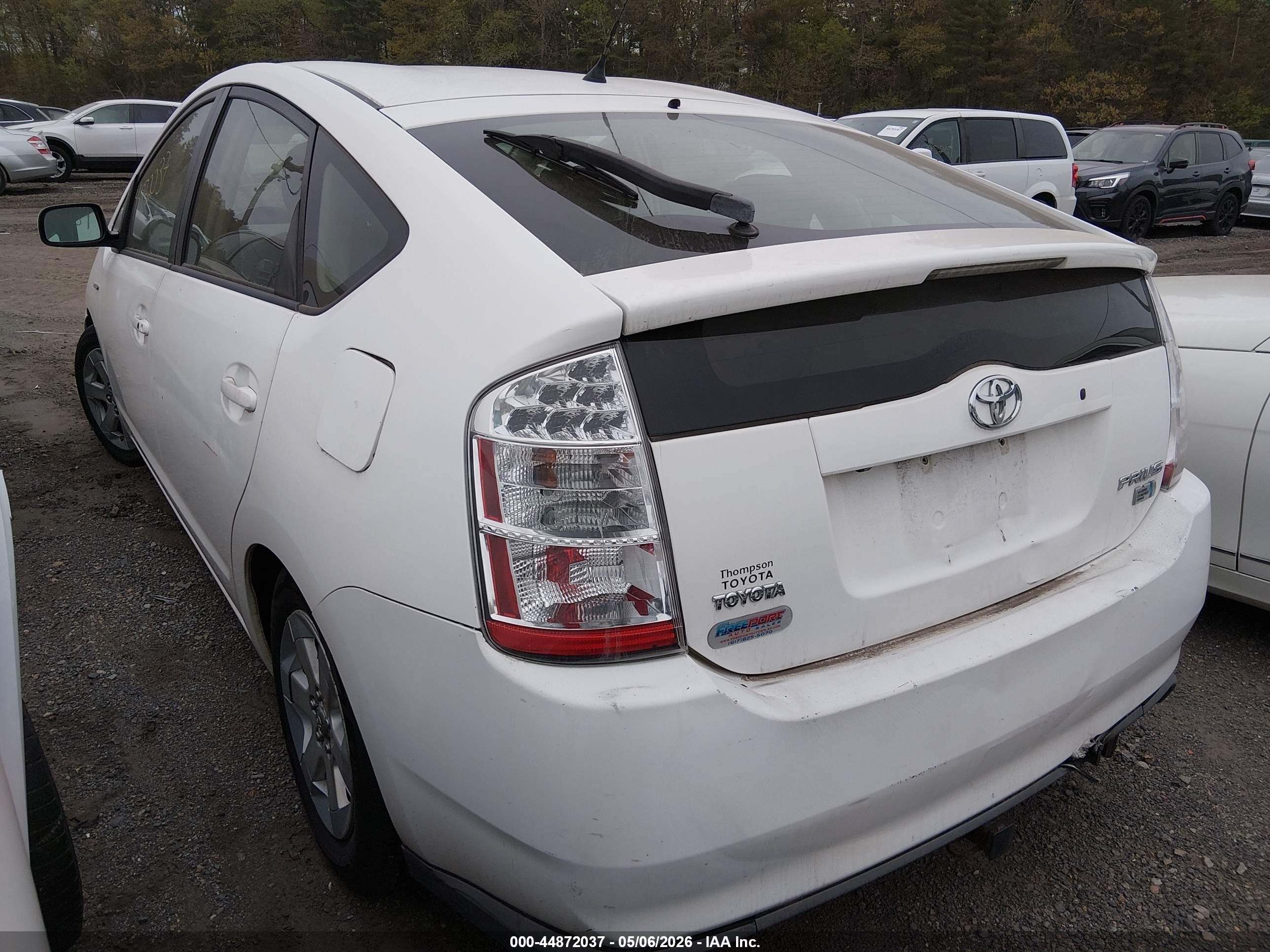 2007 Toyota Prius   White vin: JTDKB20UX77573961
