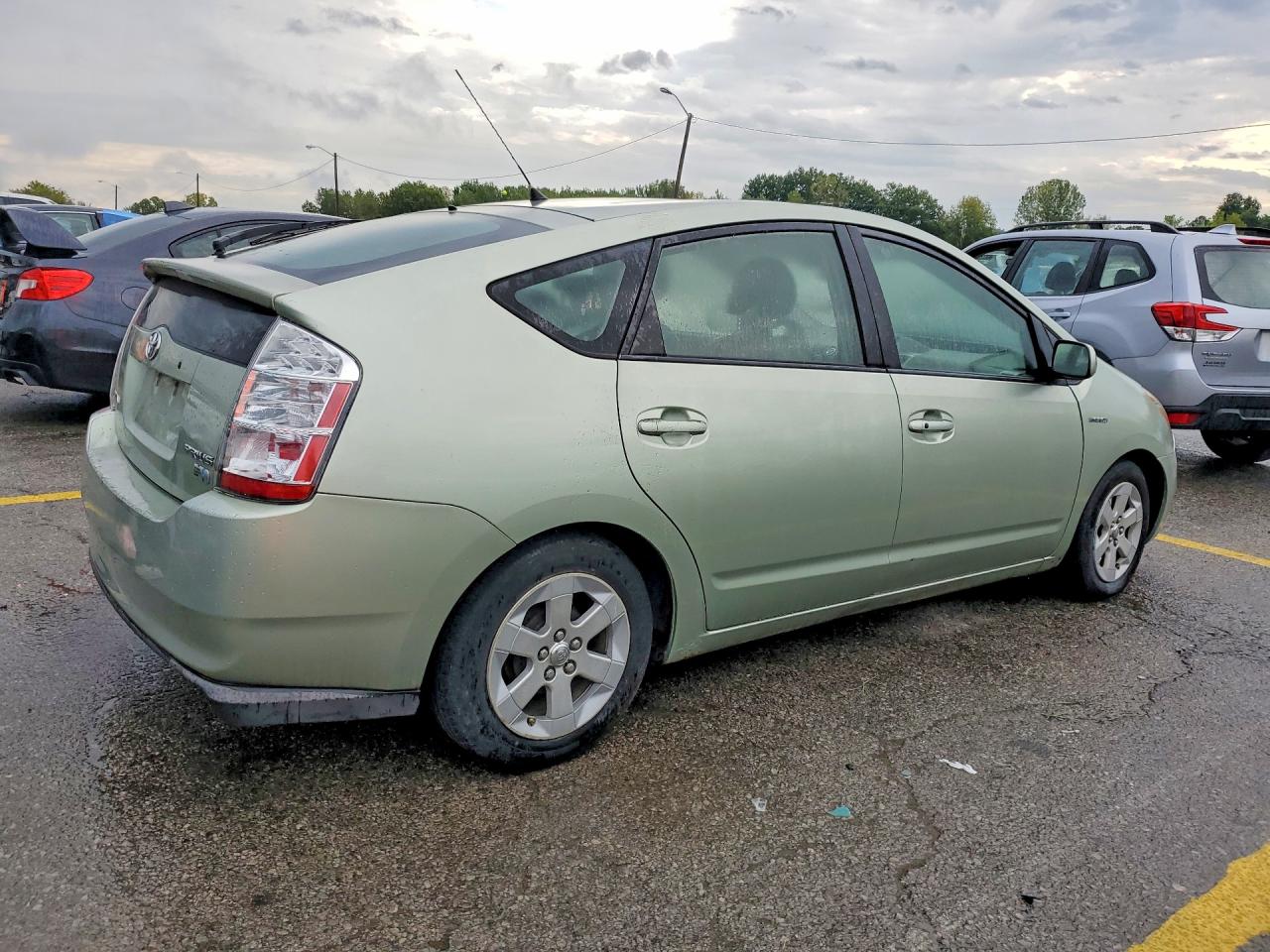 2007 Toyota Prius Base Green vin: JTDKB20UX77601886