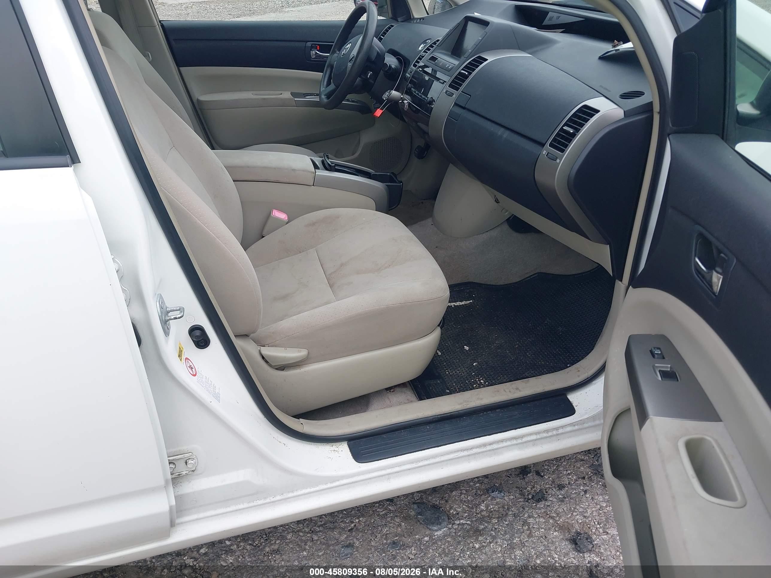 2007 Toyota Prius   White vin: JTDKB20UX77622124