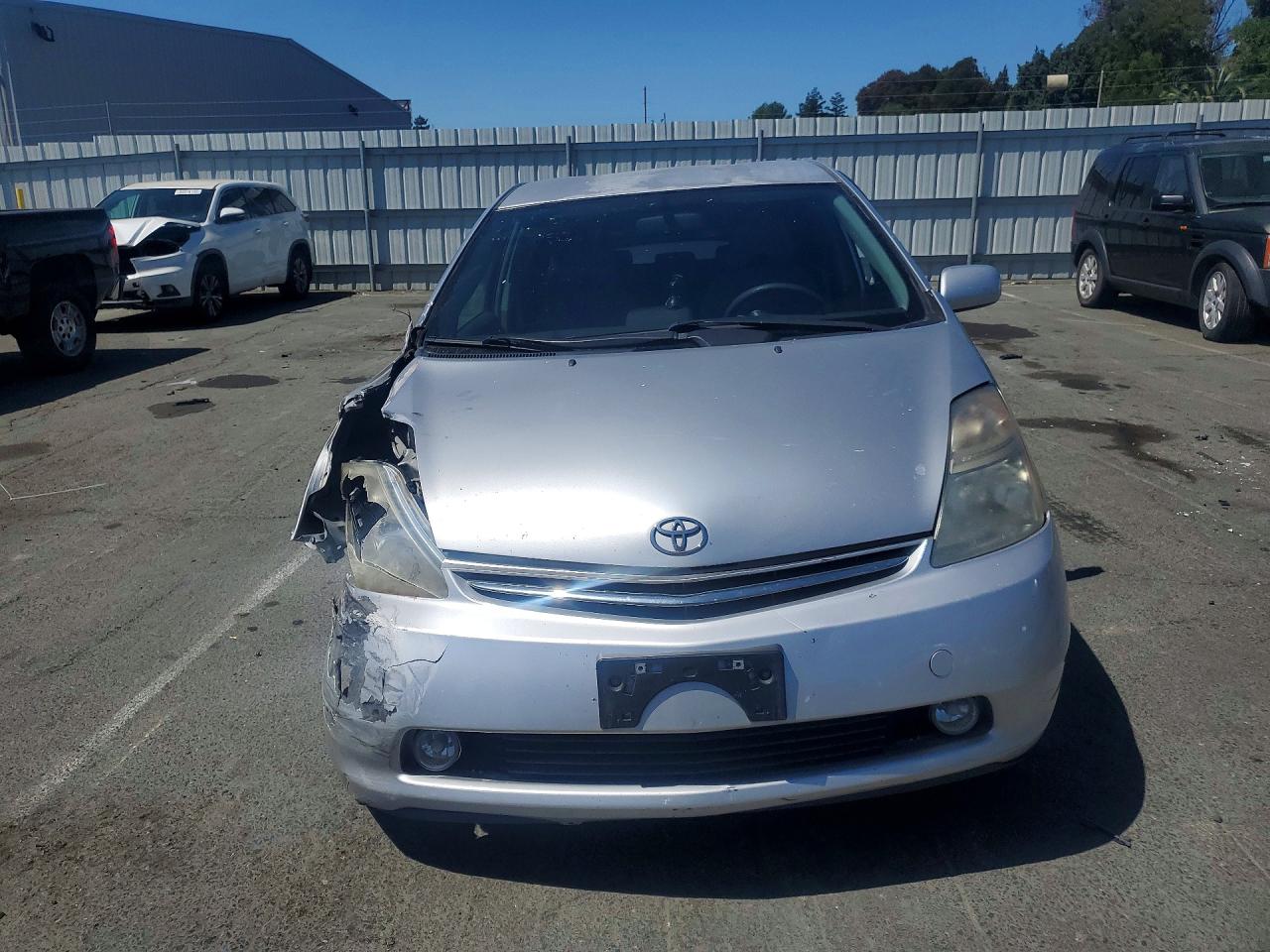 2008 Toyota Prius Base Silver vin: JTDKB20UX83342129