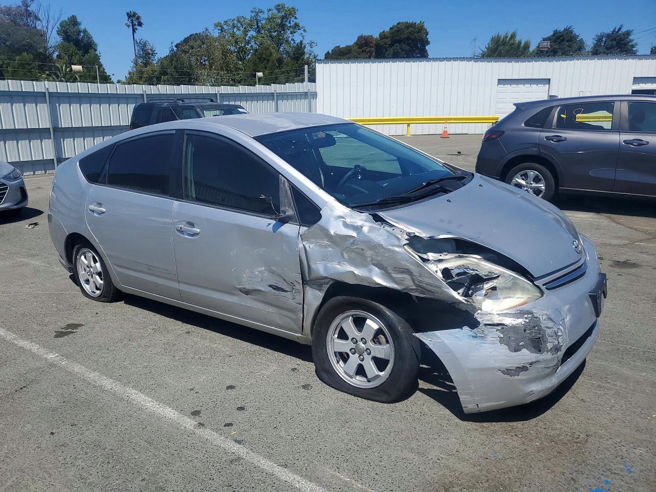 2008 Toyota Prius Base Silver vin: JTDKB20UX83342129