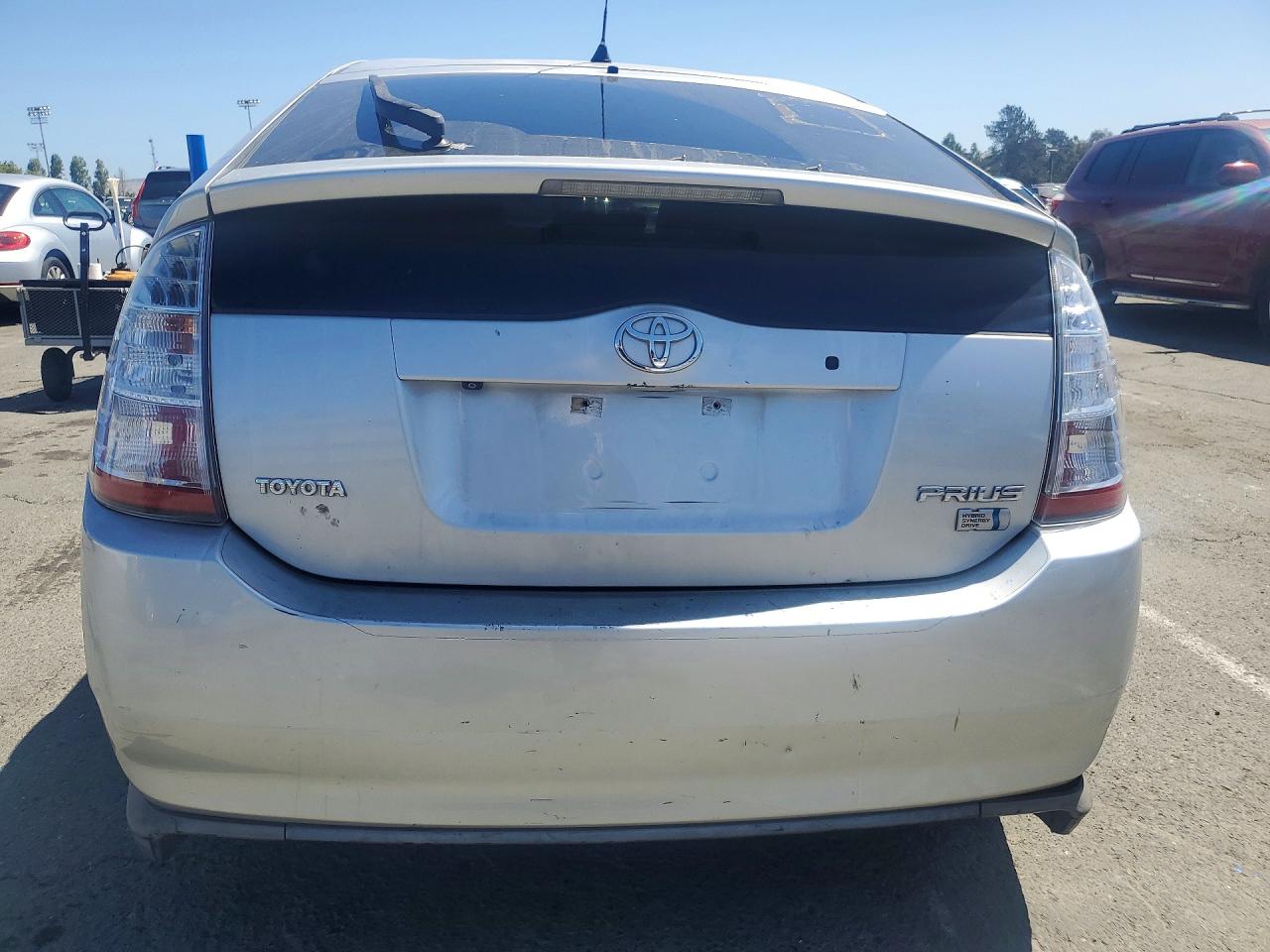 2008 Toyota Prius Base Silver vin: JTDKB20UX83342129