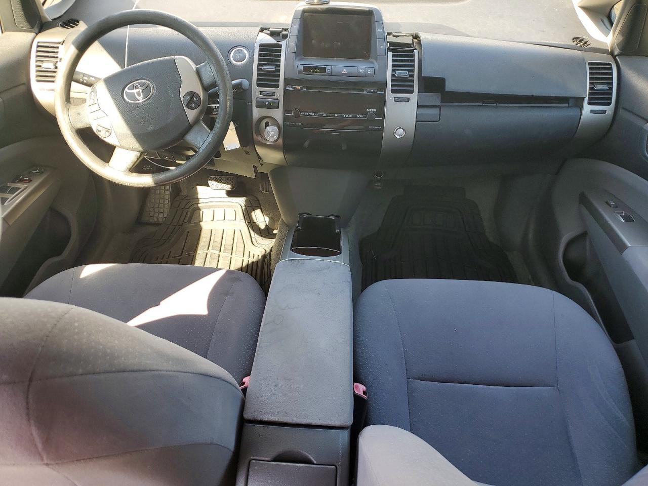 2008 Toyota Prius Base Silver vin: JTDKB20UX83342129