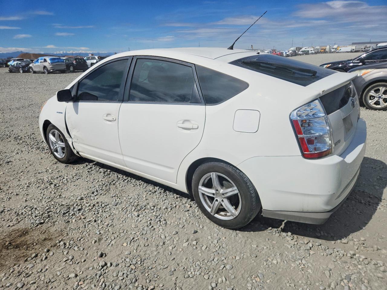 2008 Toyota Prius Base Белый vin: JTDKB20UX83386907
