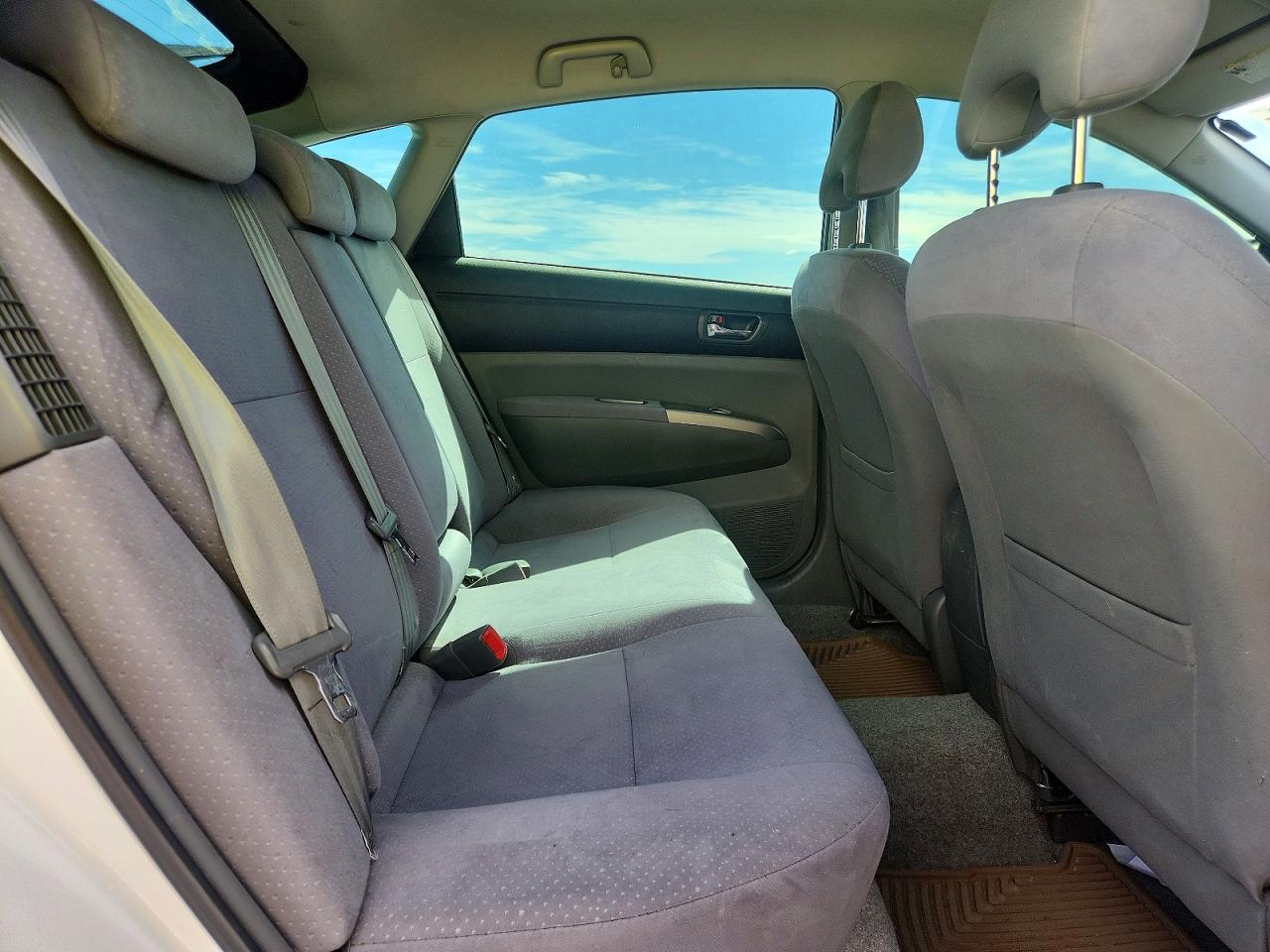 2008 Toyota Prius Base Белый vin: JTDKB20UX83386907
