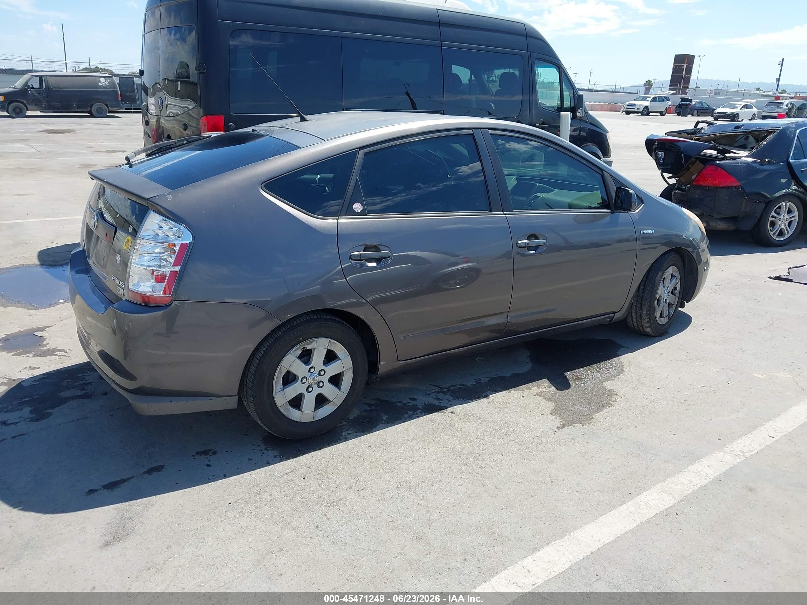 2008 Toyota Prius   Gray vin: JTDKB20UX83396465