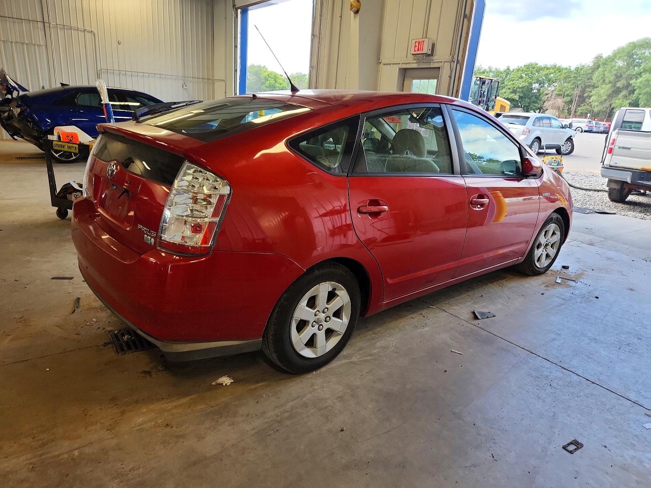 2008 Toyota Prius Base Red vin: JTDKB20UX83439993