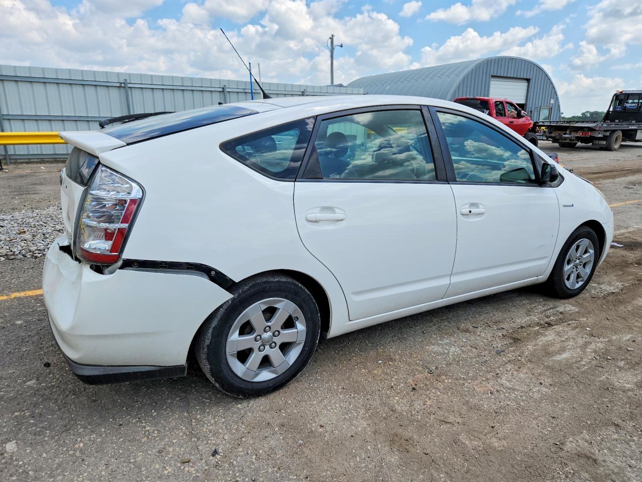 2008 Toyota Prius Base White vin: JTDKB20UX83459158