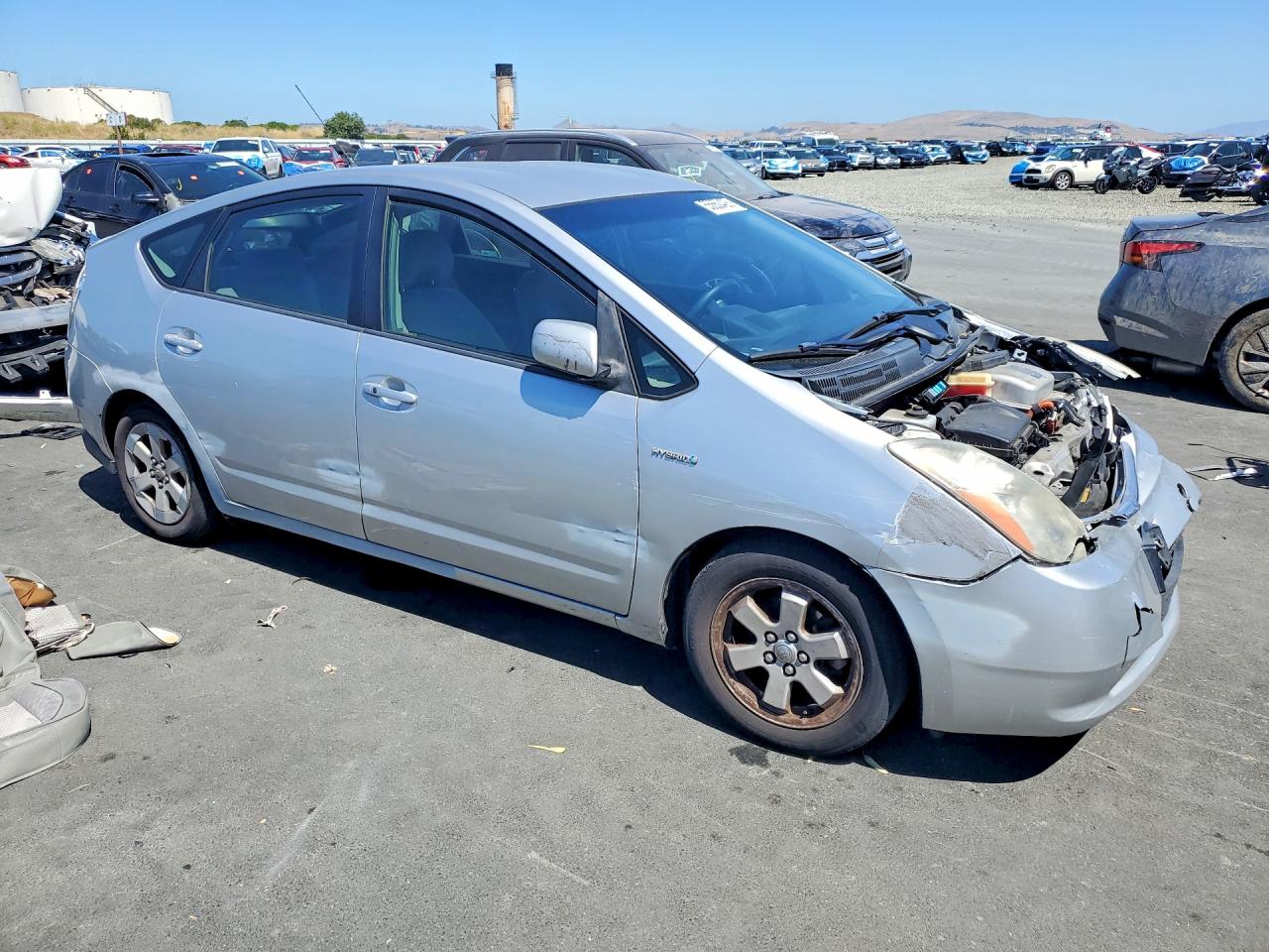 2008 Toyota Prius Base Silver vin: JTDKB20UX87697925