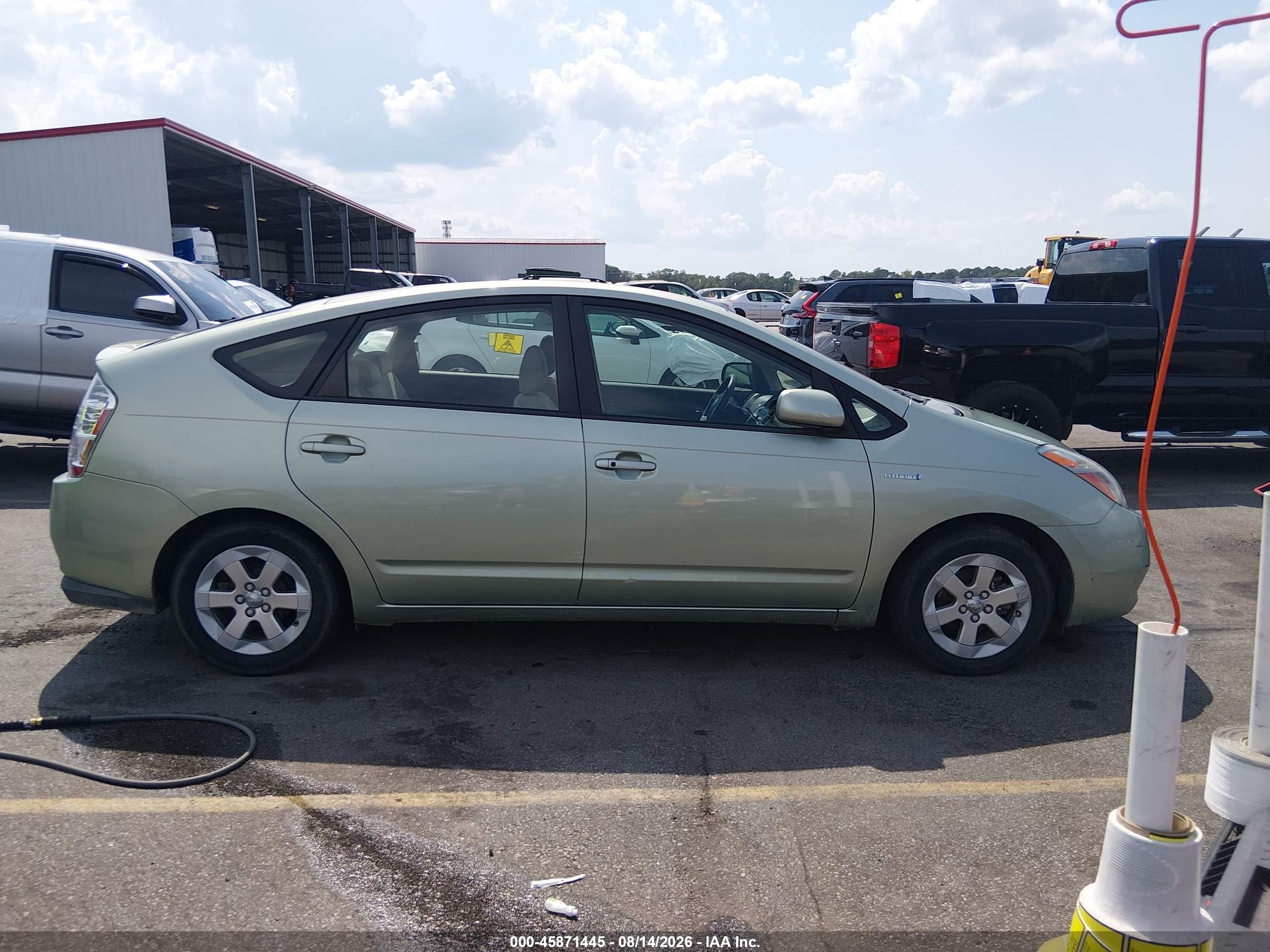 2008 Toyota Prius   Green vin: JTDKB20UX87705991
