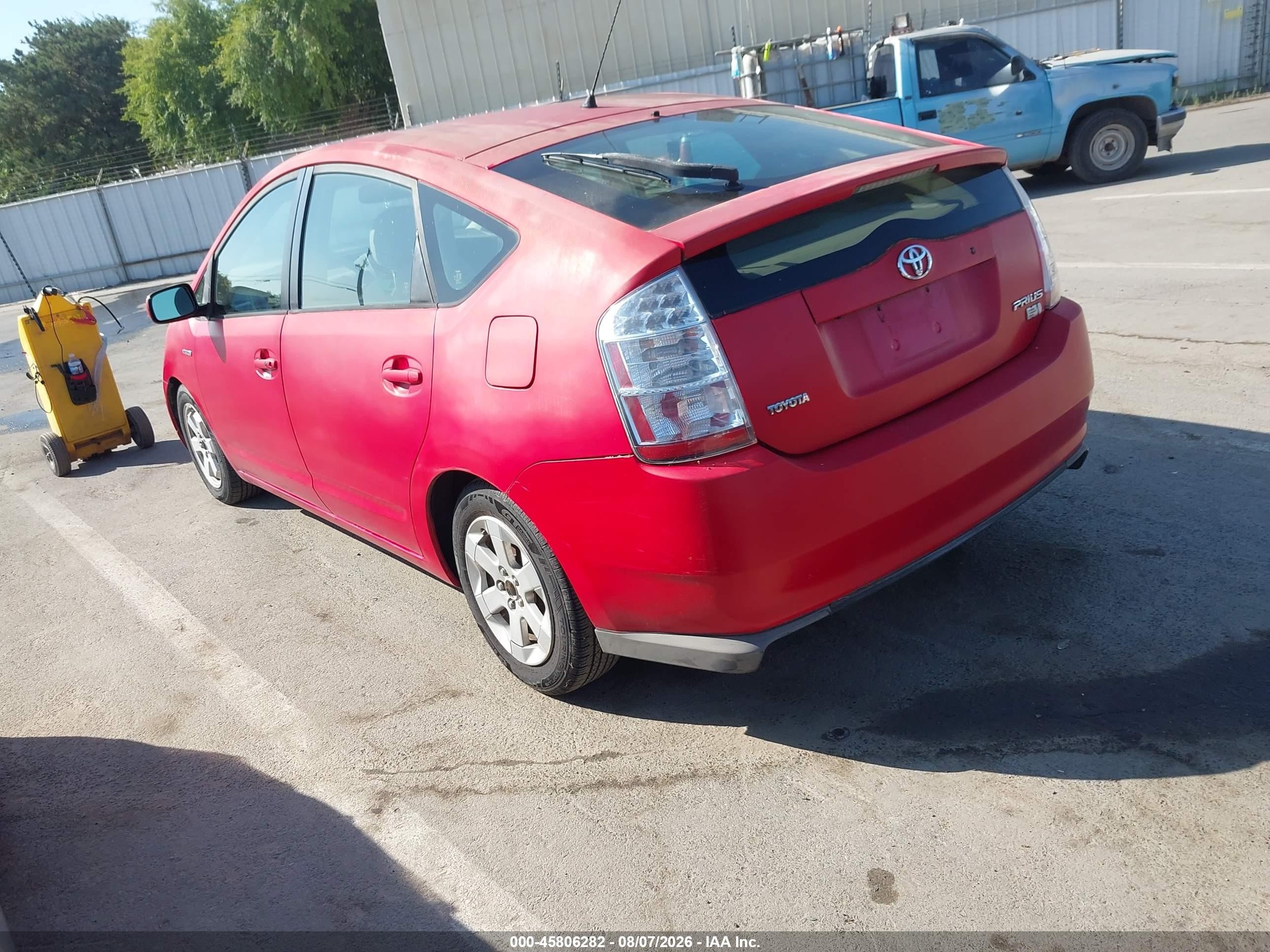 2008 Toyota Prius   Red vin: JTDKB20UX87749862