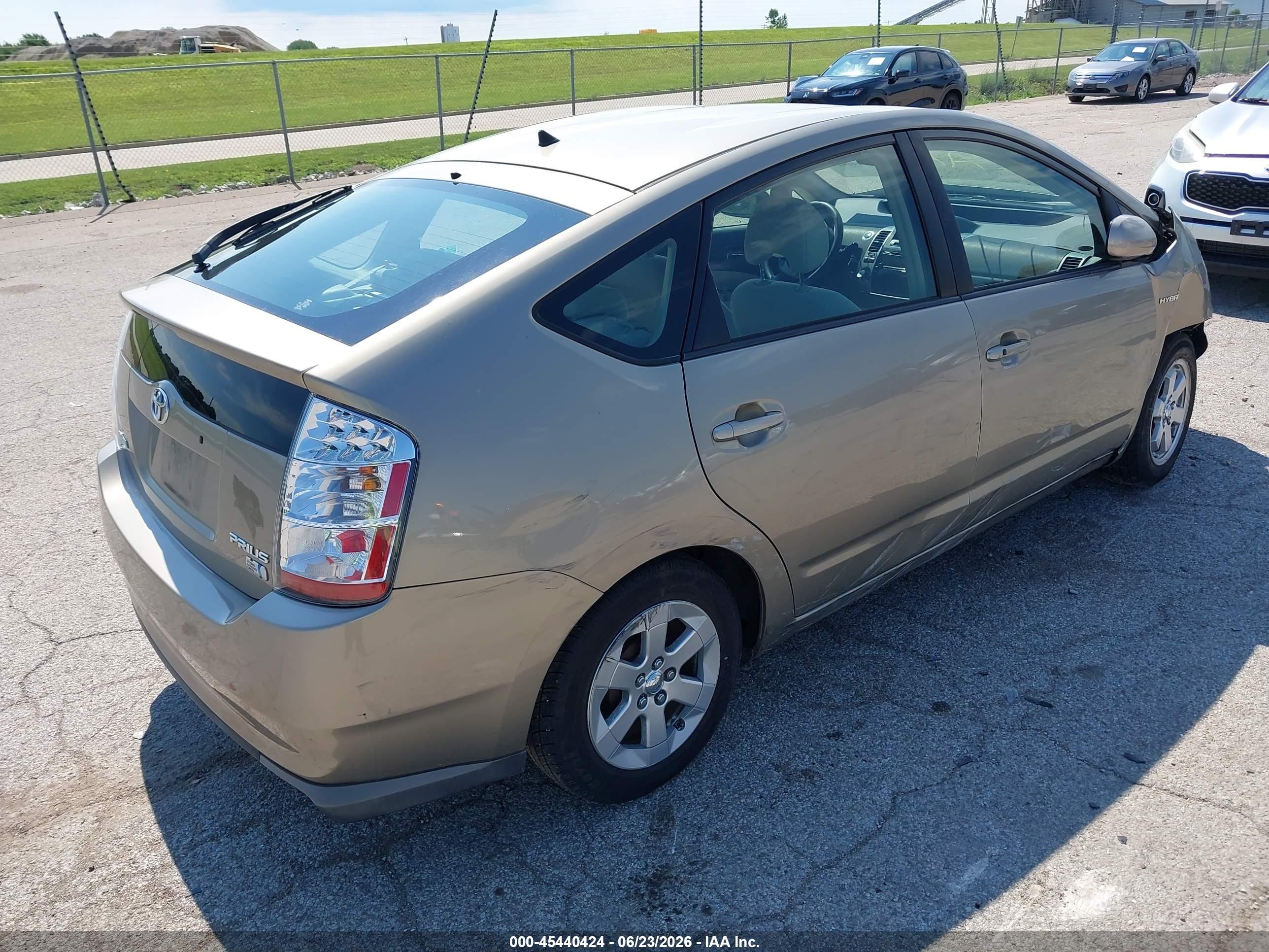 2008 Toyota Prius   Beige vin: JTDKB20UX87809395