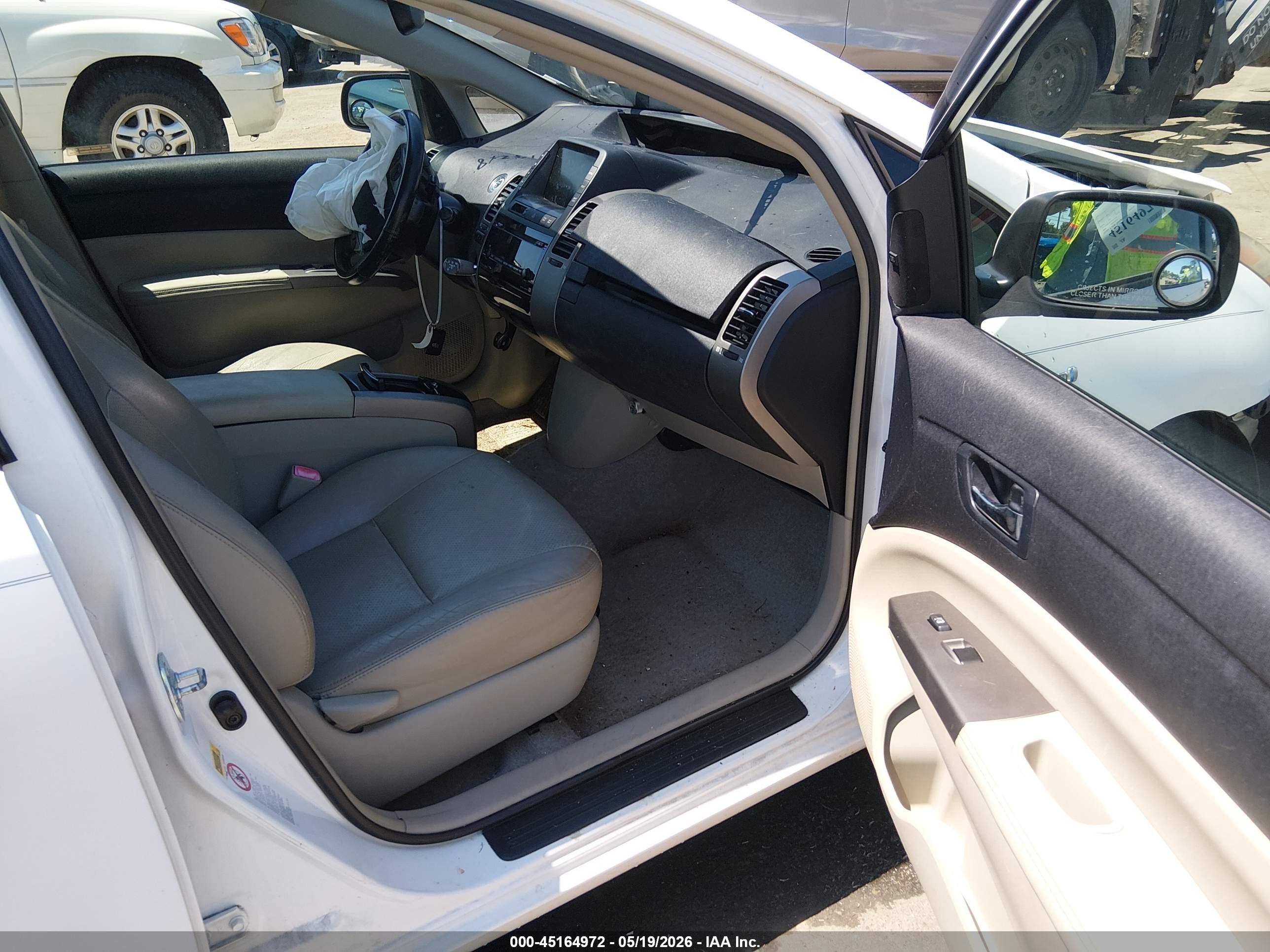 2009 Toyota Prius   White vin: JTDKB20UX93478018