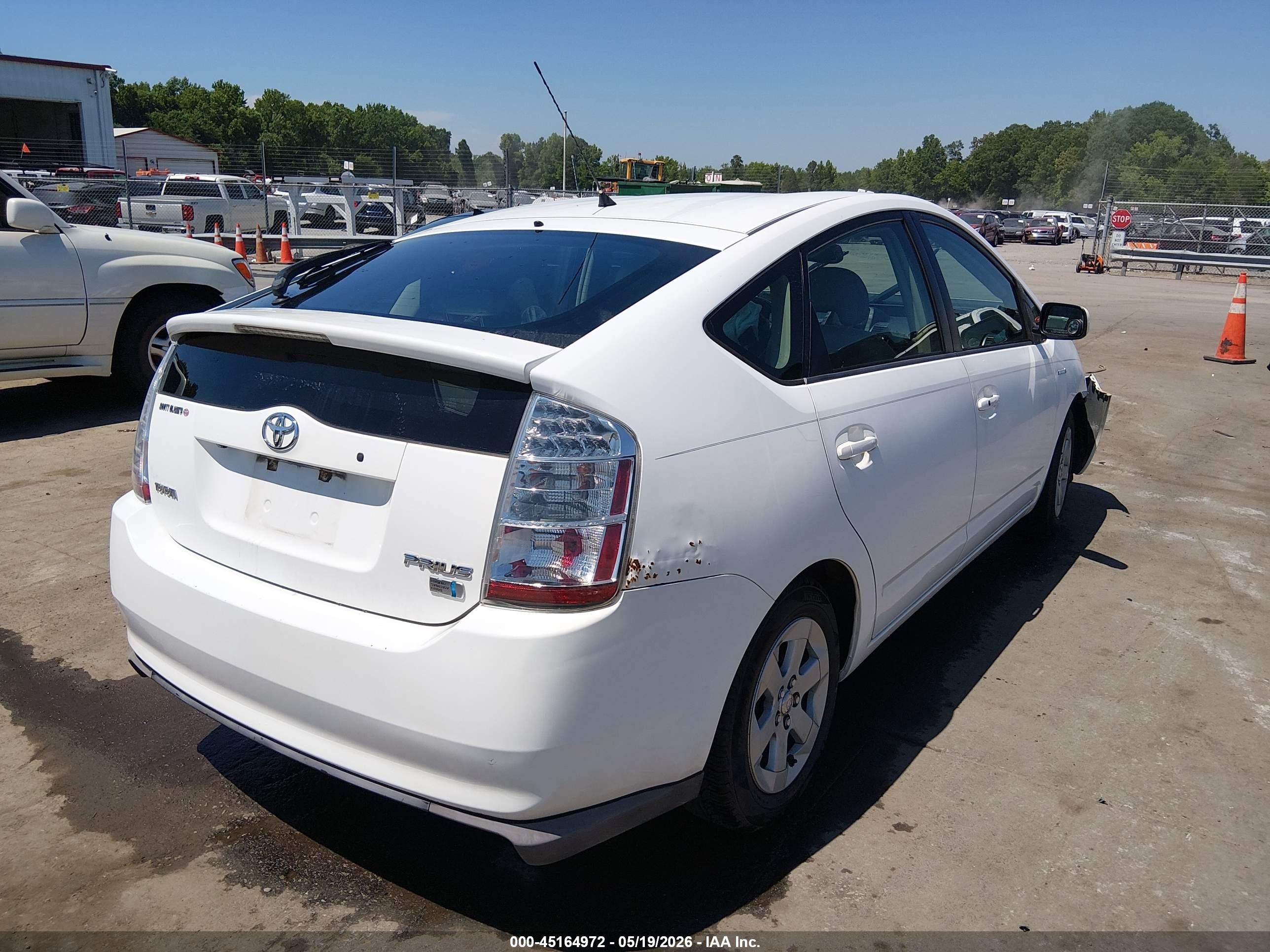 2009 Toyota Prius   White vin: JTDKB20UX93478018