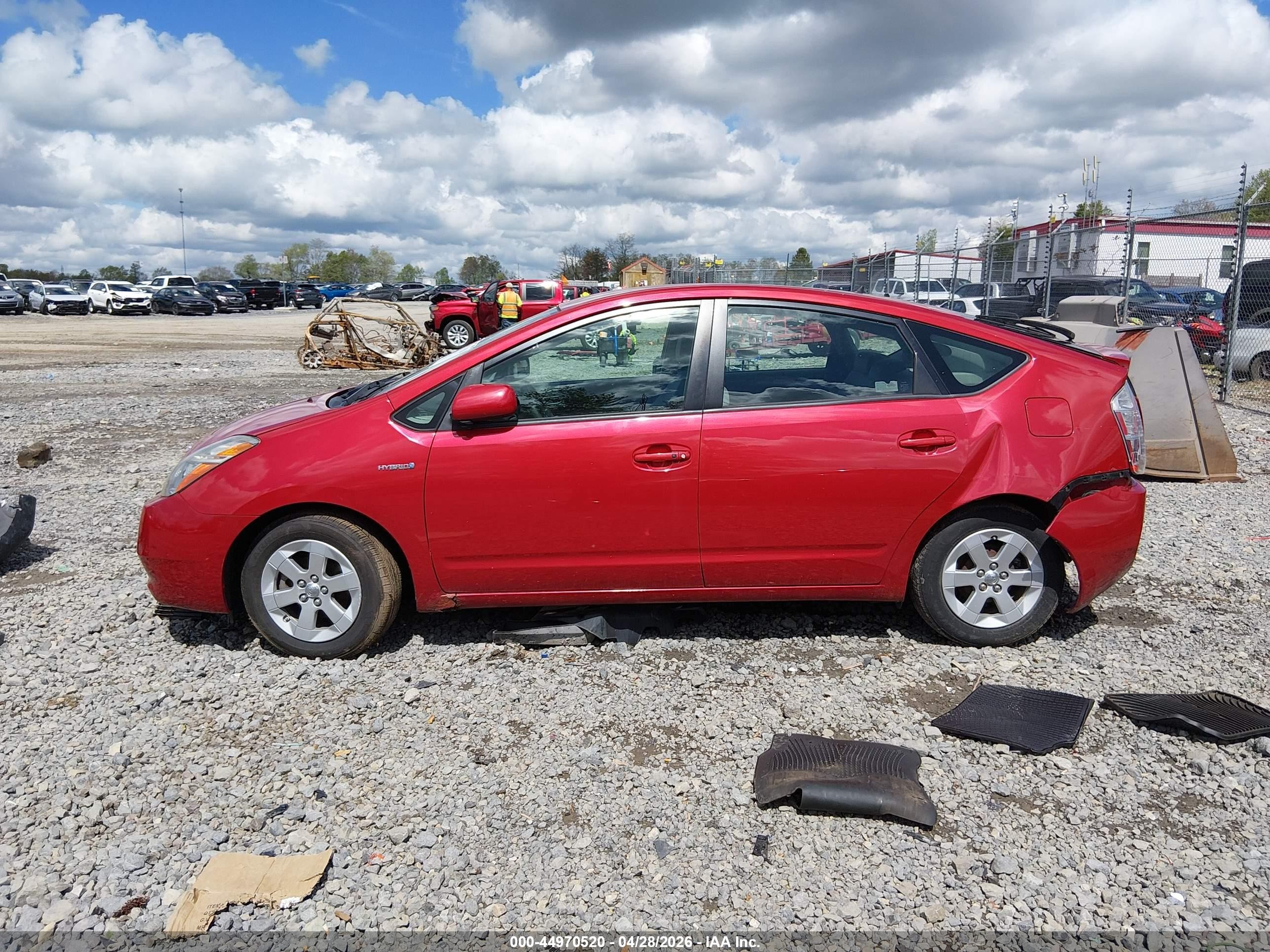 2009 Toyota Prius   Red vin: JTDKB20UX97832824