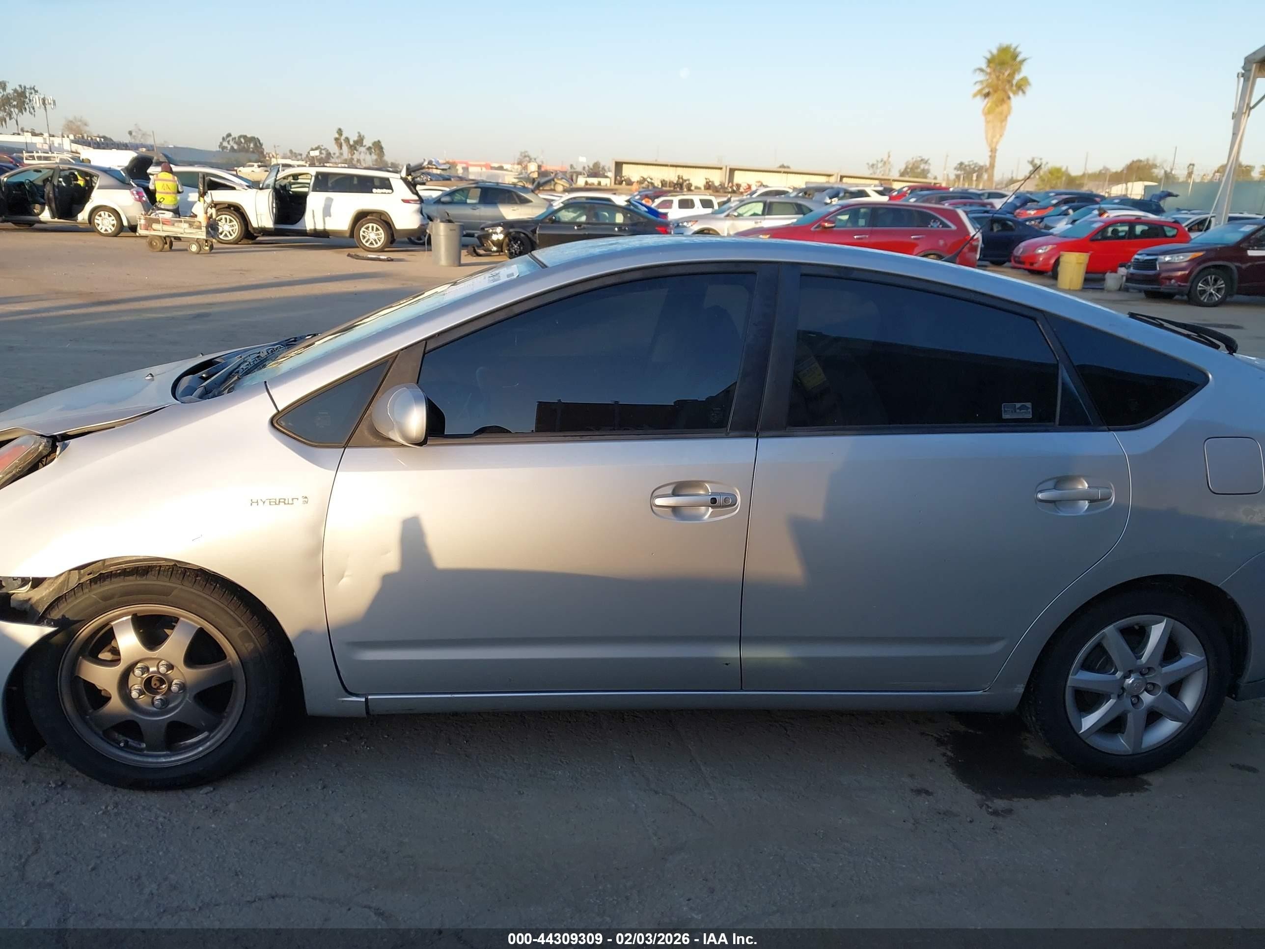 2009 Toyota Prius Touring Серебряный vin: JTDKB20UX97858758