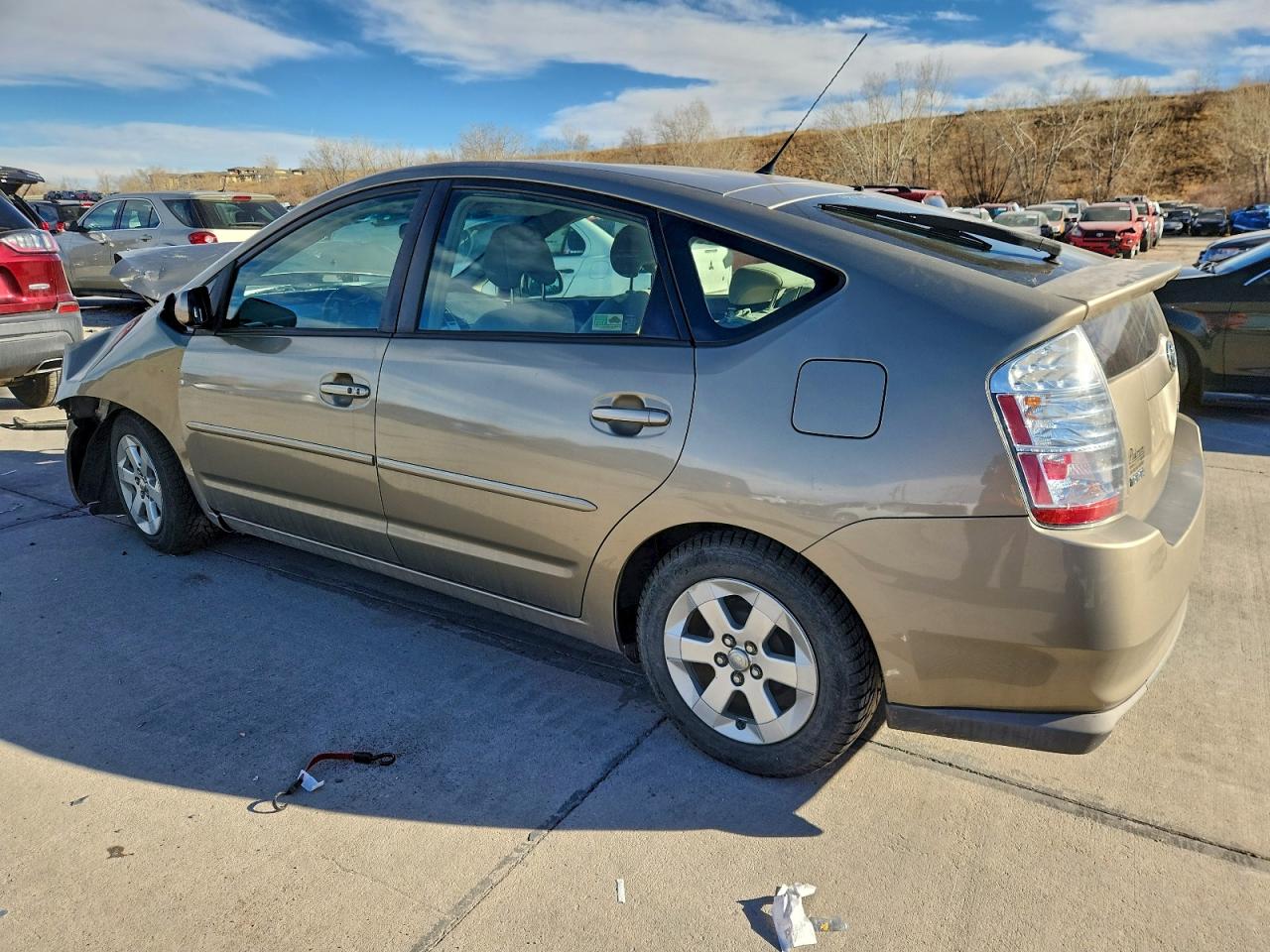2009 Toyota Prius Gold vin: JTDKB20UX97877424