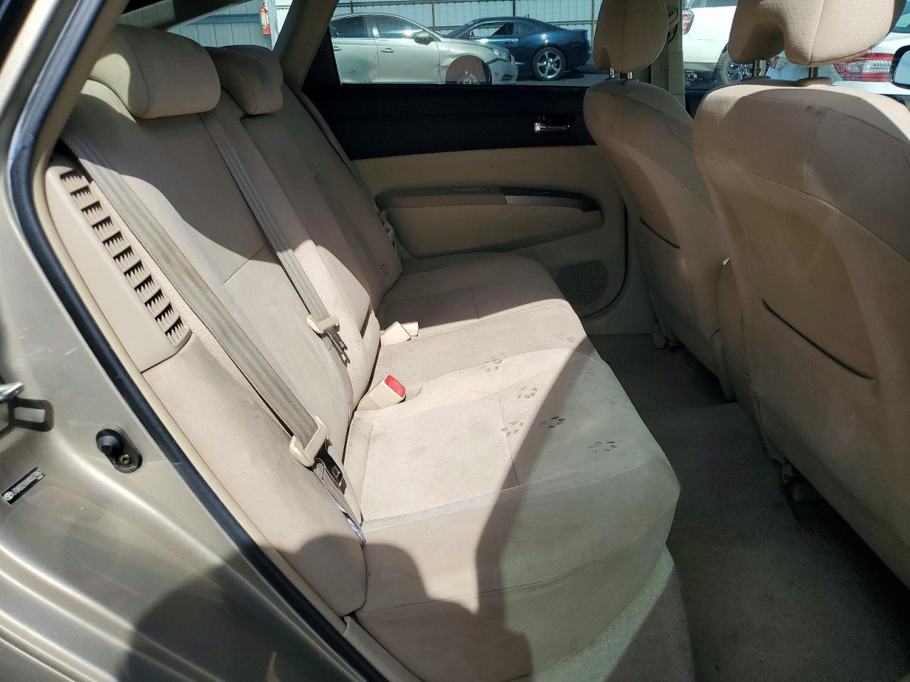 2004 Toyota Prius Base Tan vin: JTDKB22U040027462
