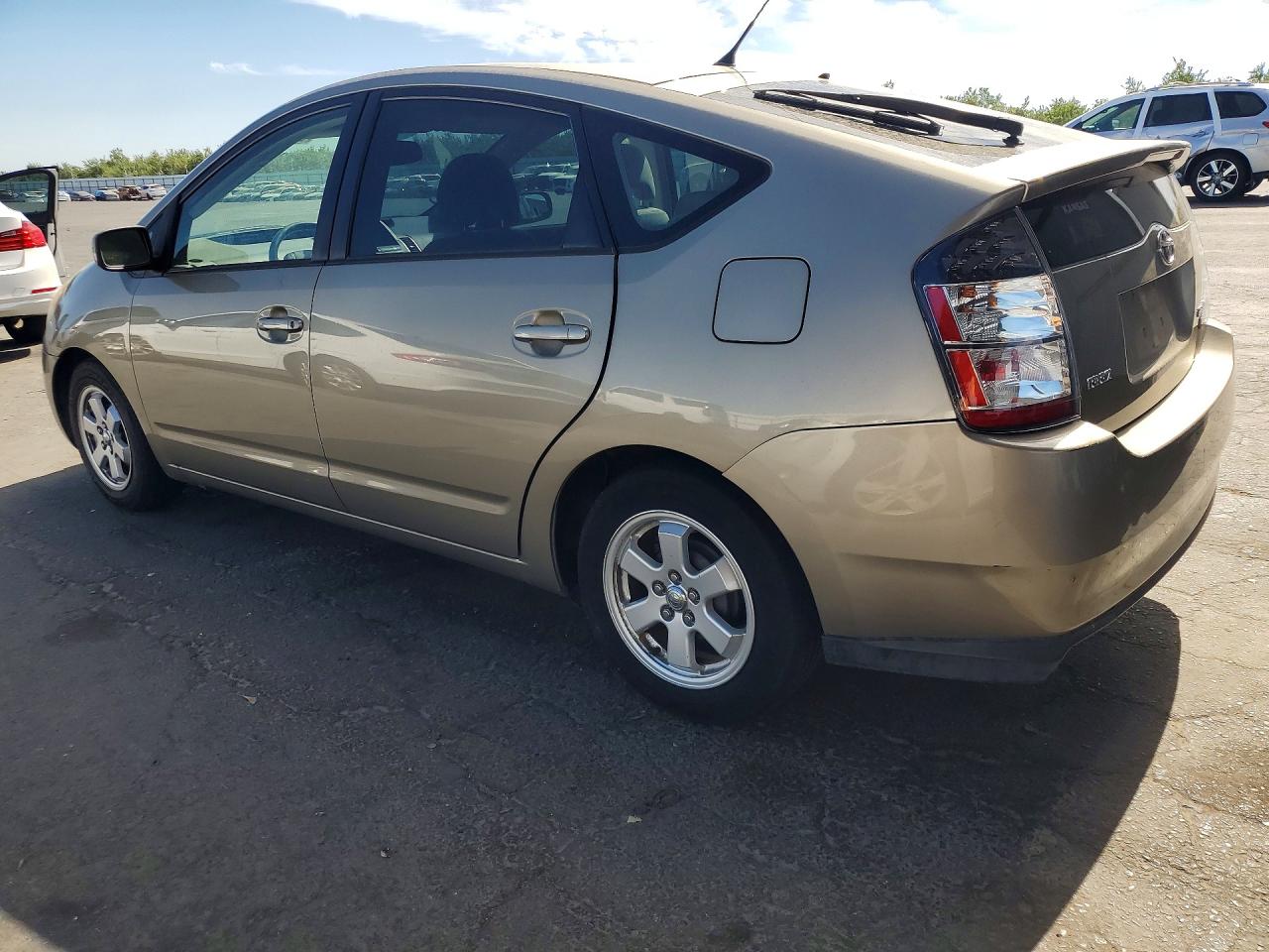 2004 Toyota Prius Base Tan vin: JTDKB22U040027462