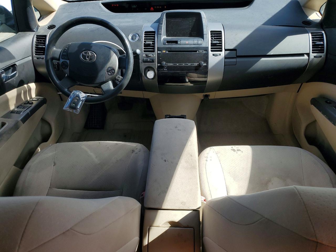 2004 Toyota Prius Base Tan vin: JTDKB22U040027462
