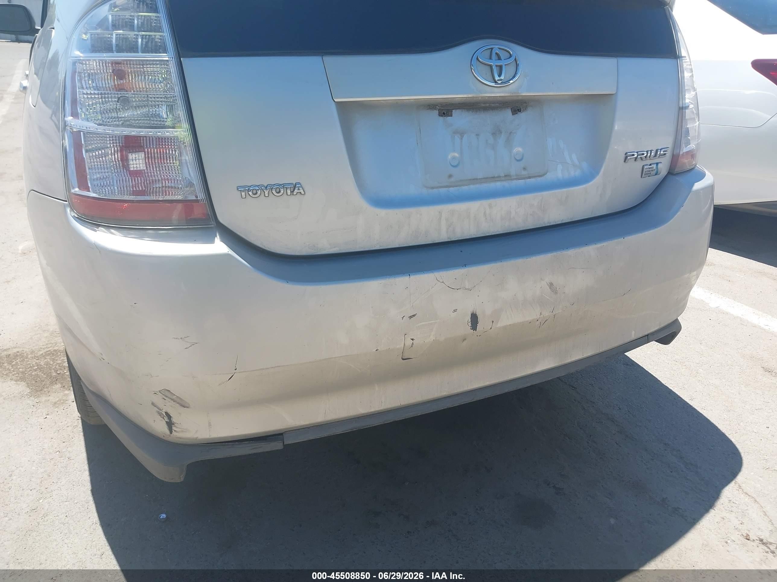 2004 Toyota Prius Silver vin: JTDKB22U040070246