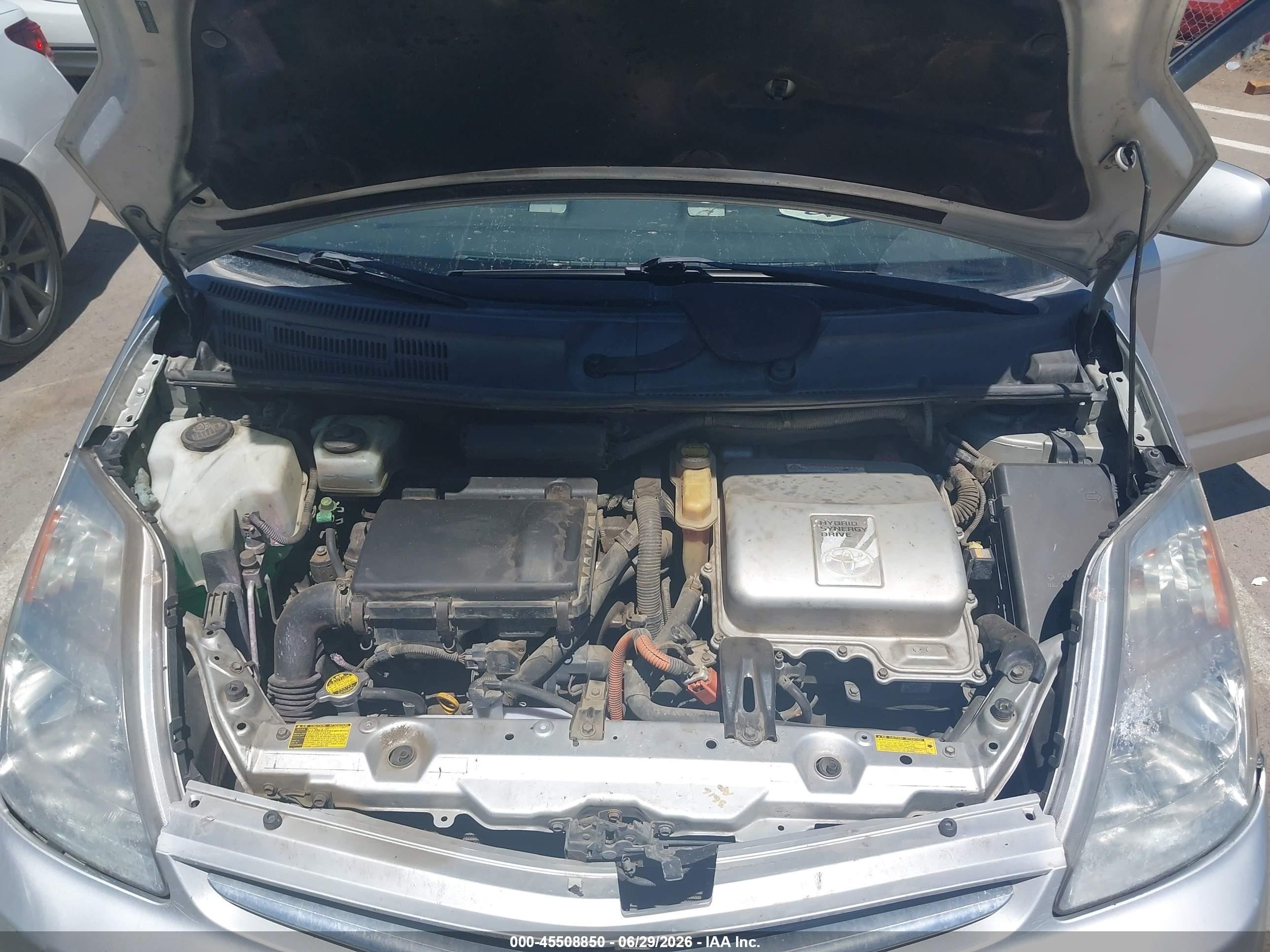 2004 Toyota Prius Silver vin: JTDKB22U040070246