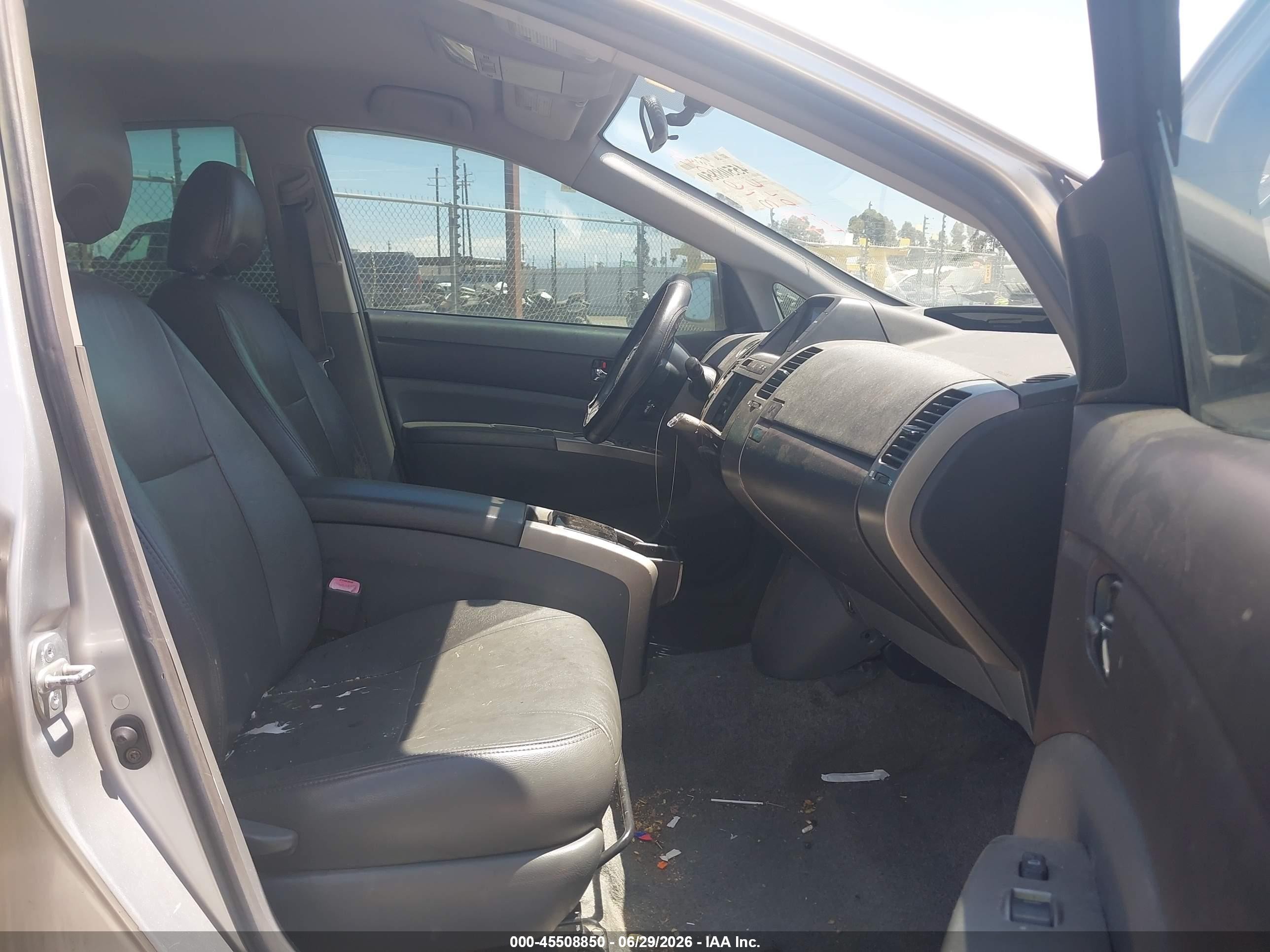 2004 Toyota Prius Silver vin: JTDKB22U040070246