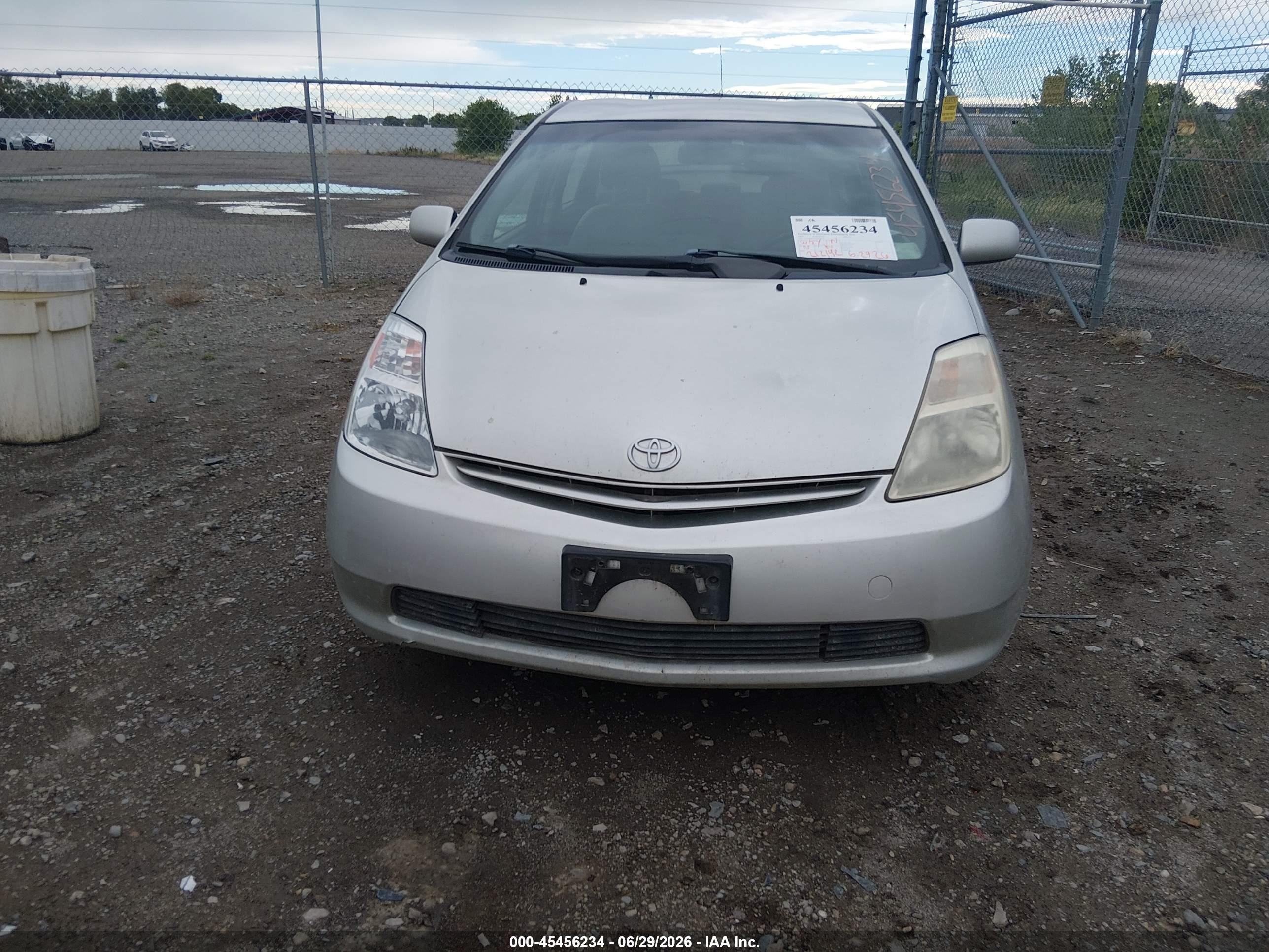 2005 Toyota Prius   Silver vin: JTDKB22U150122730