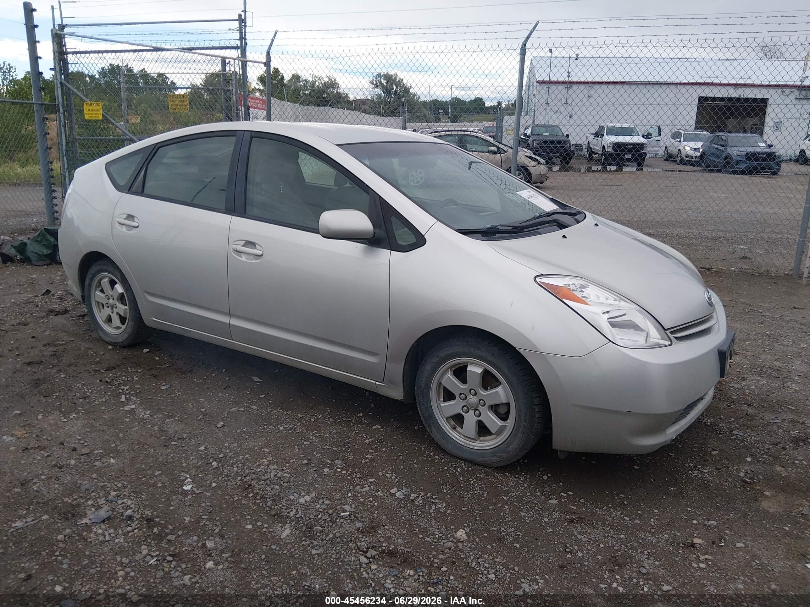 2005 Toyota Prius   Silver vin: JTDKB22U150122730