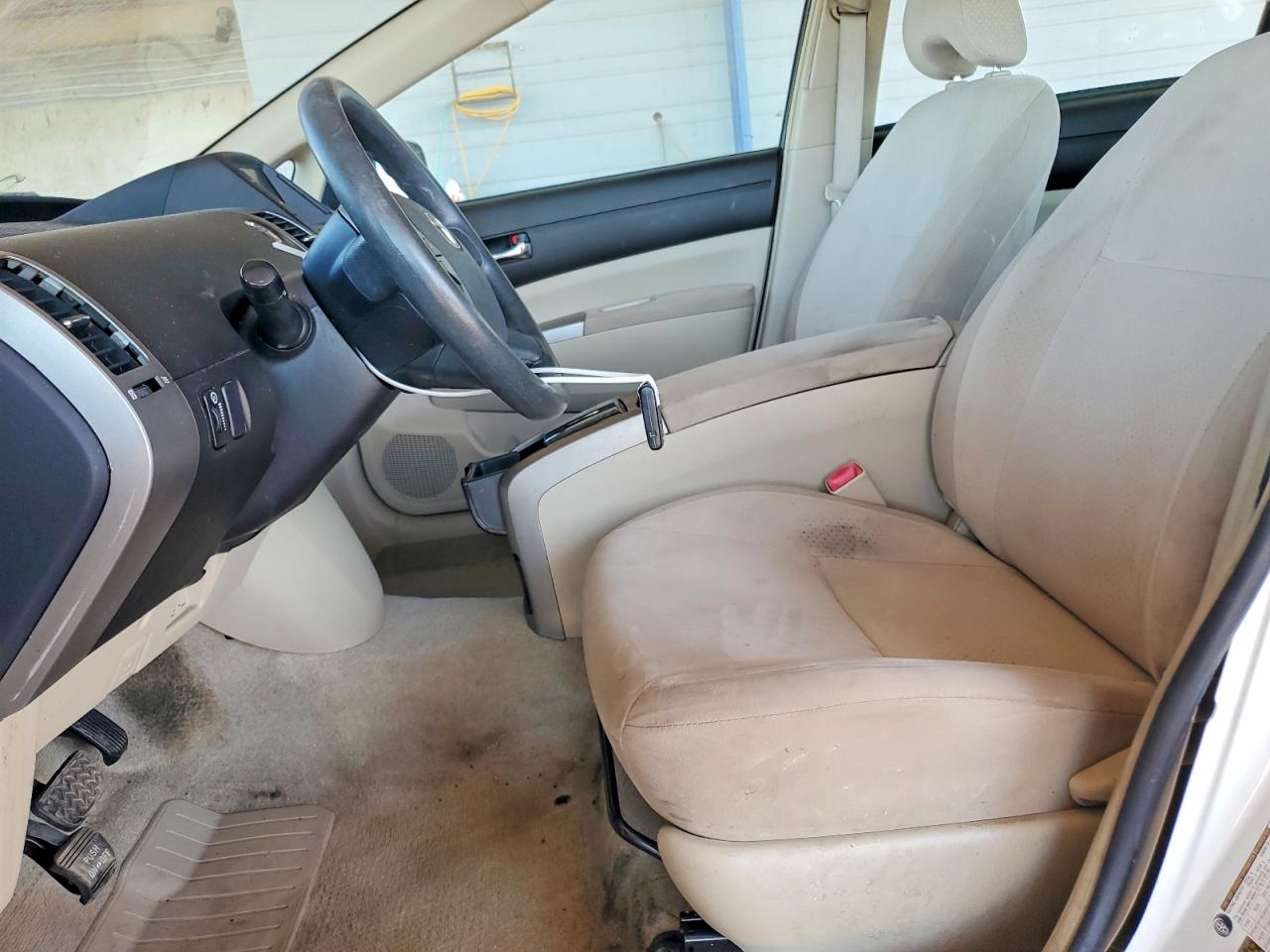 2005 Toyota Prius Base White vin: JTDKB22U153071728